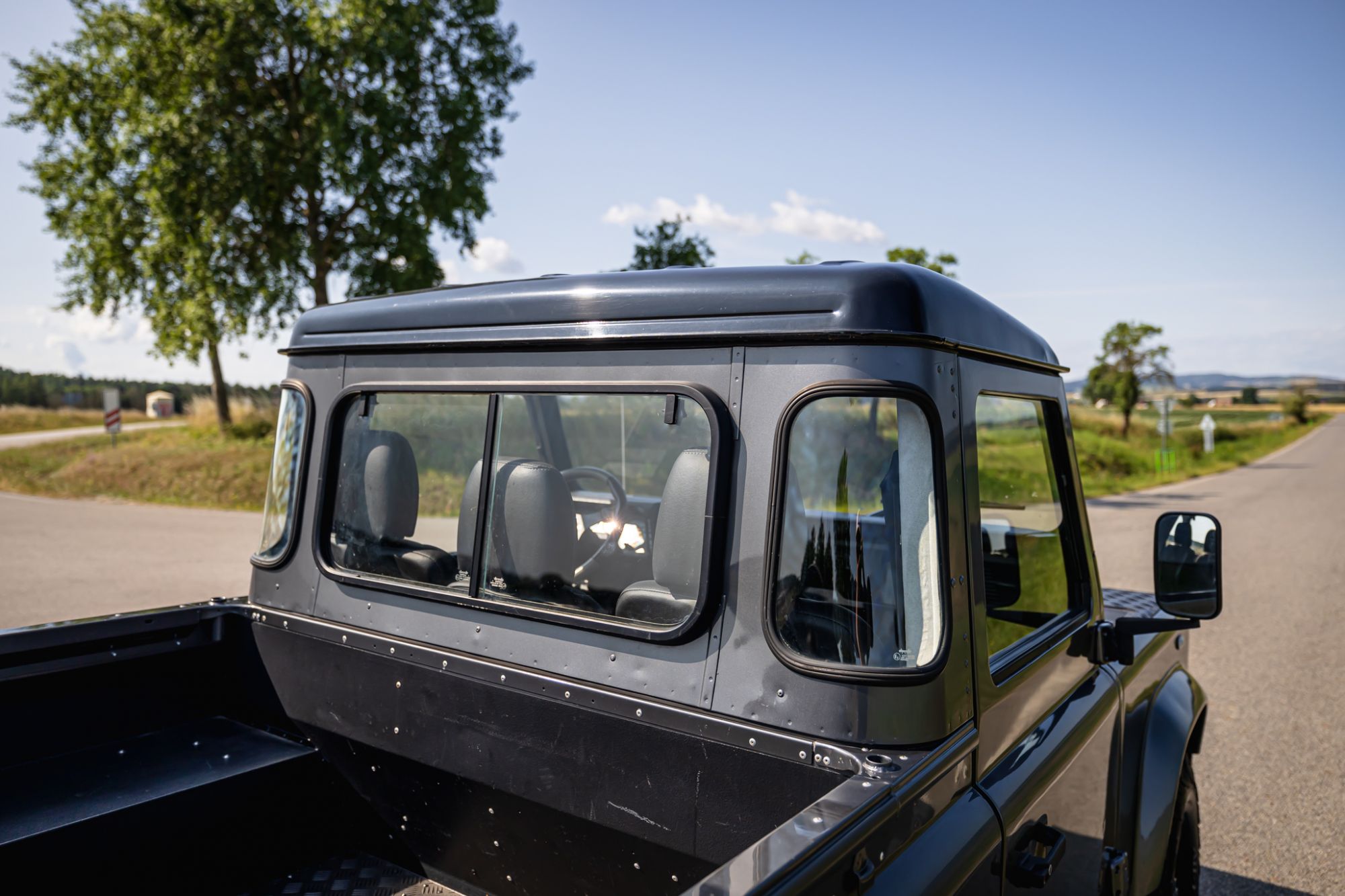 LOW Land Rover 90_7.JPG