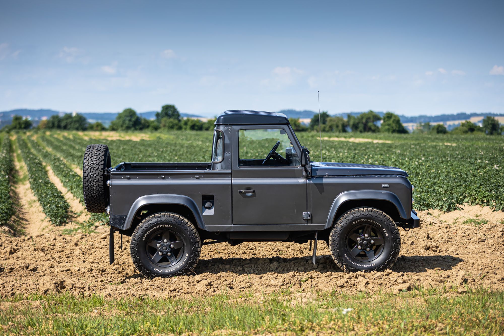 LOW Land Rover 90_74.JPG