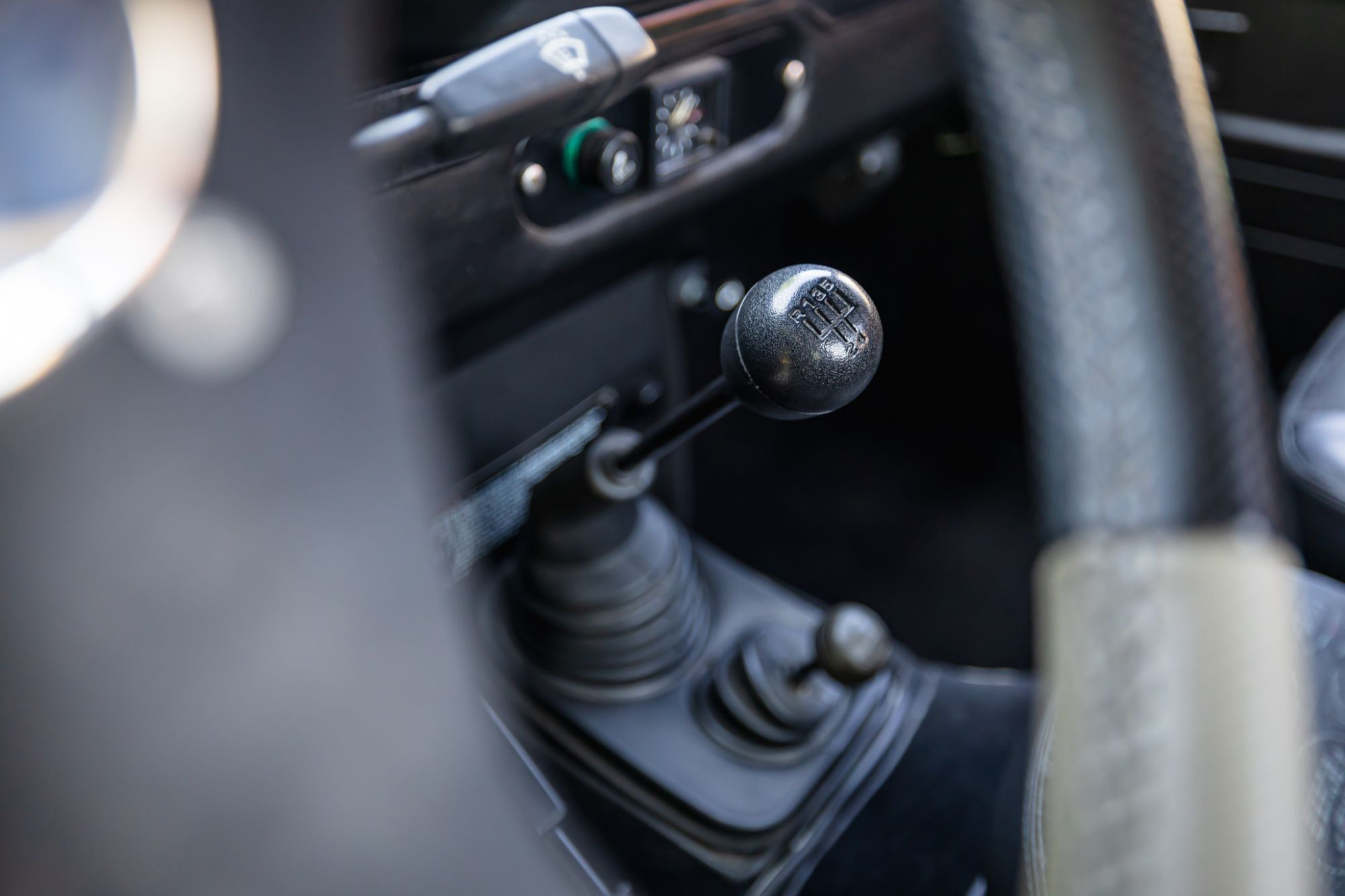 LOW Land Rover 90_84.JPG