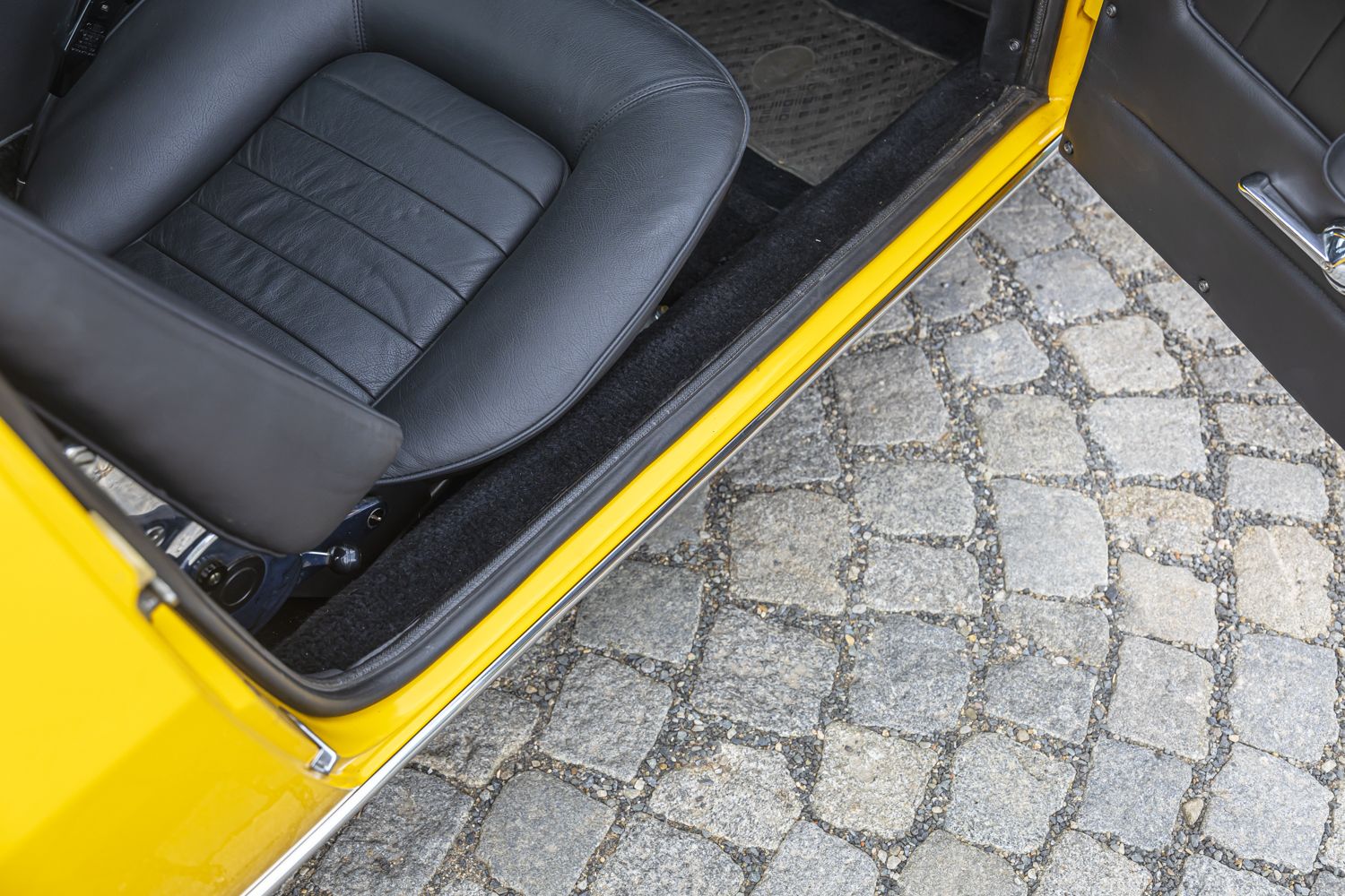 low_Maserati Ghibli yellow_109