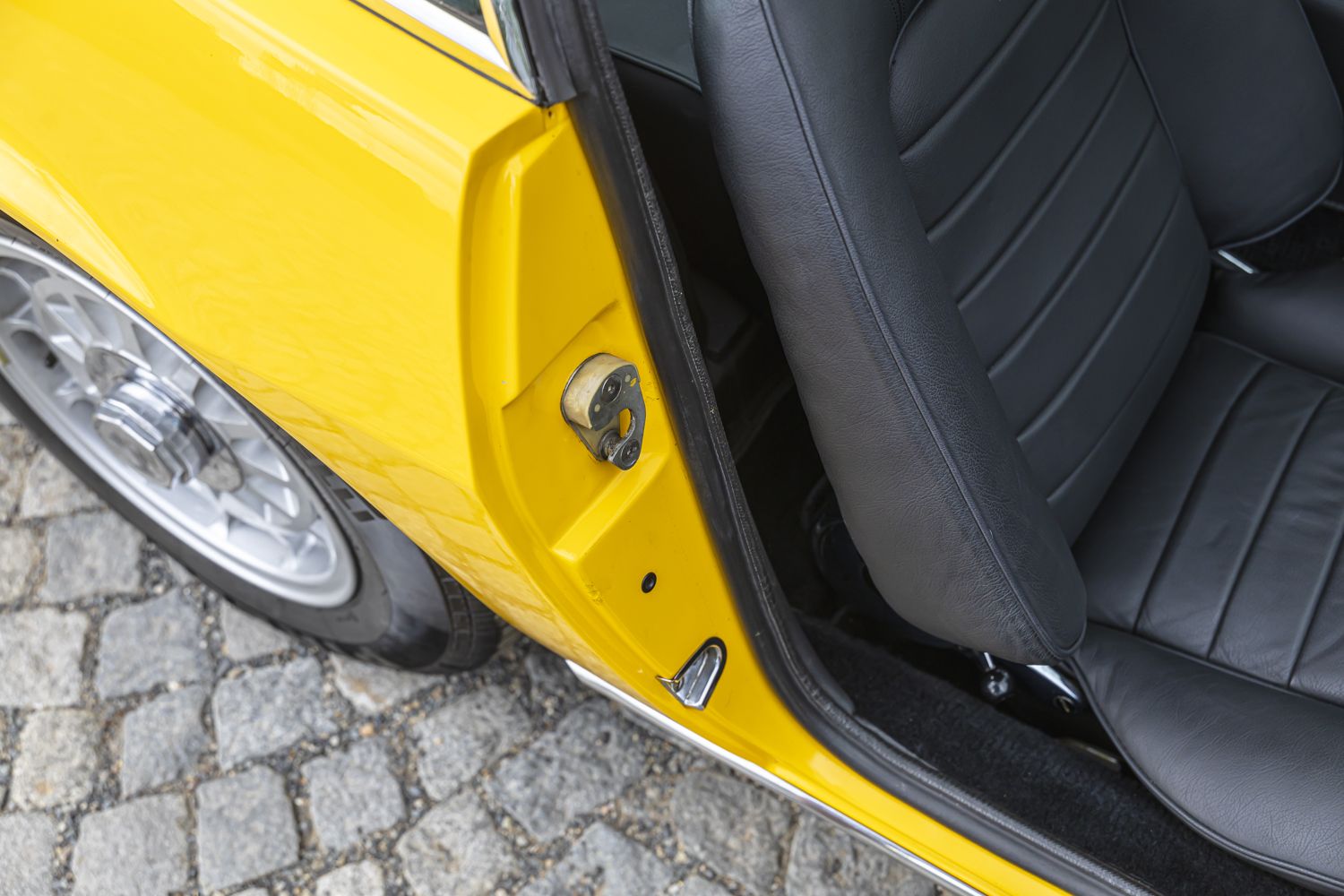 low_Maserati Ghibli yellow_110