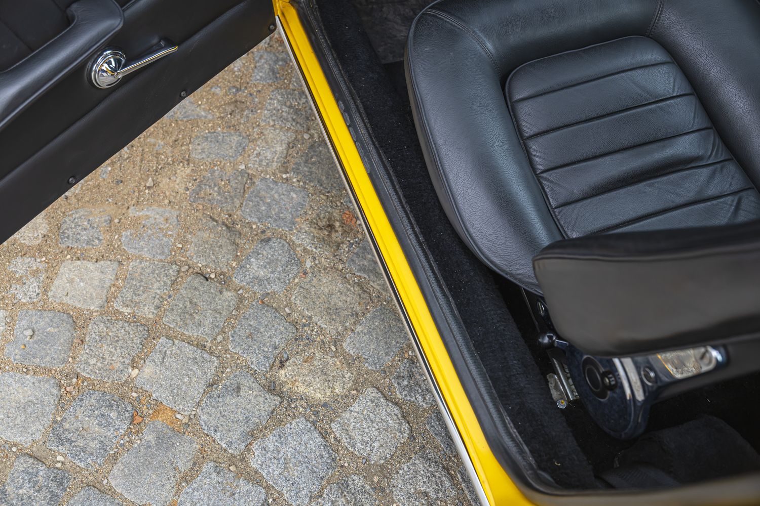 low_Maserati Ghibli yellow_112