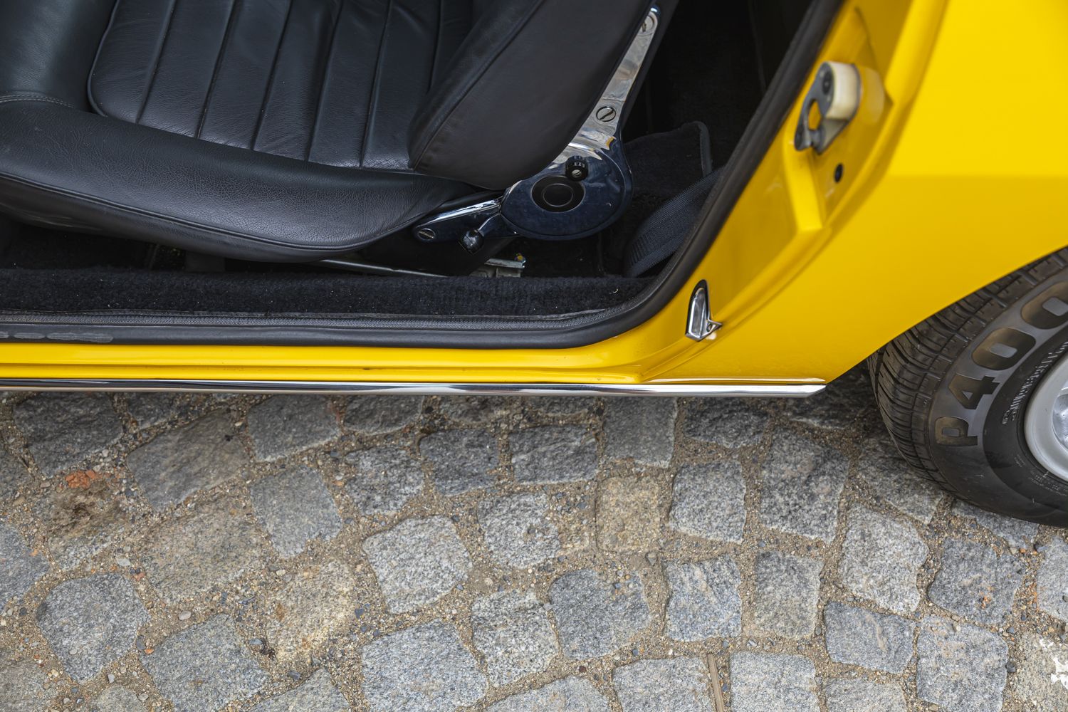 low_Maserati Ghibli yellow_113