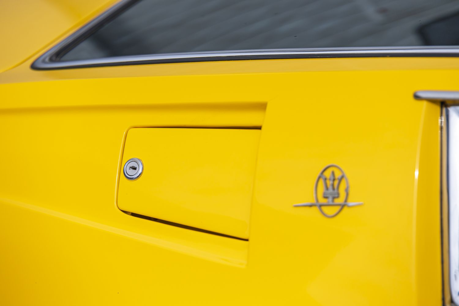 low_Maserati Ghibli yellow_23