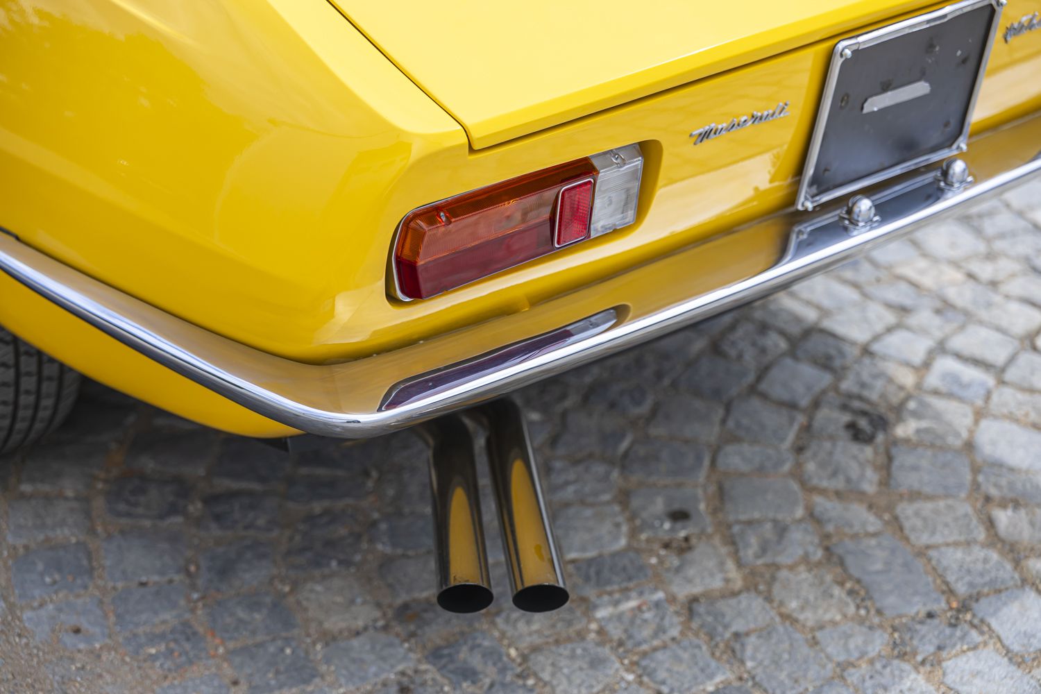 low_Maserati Ghibli yellow_24