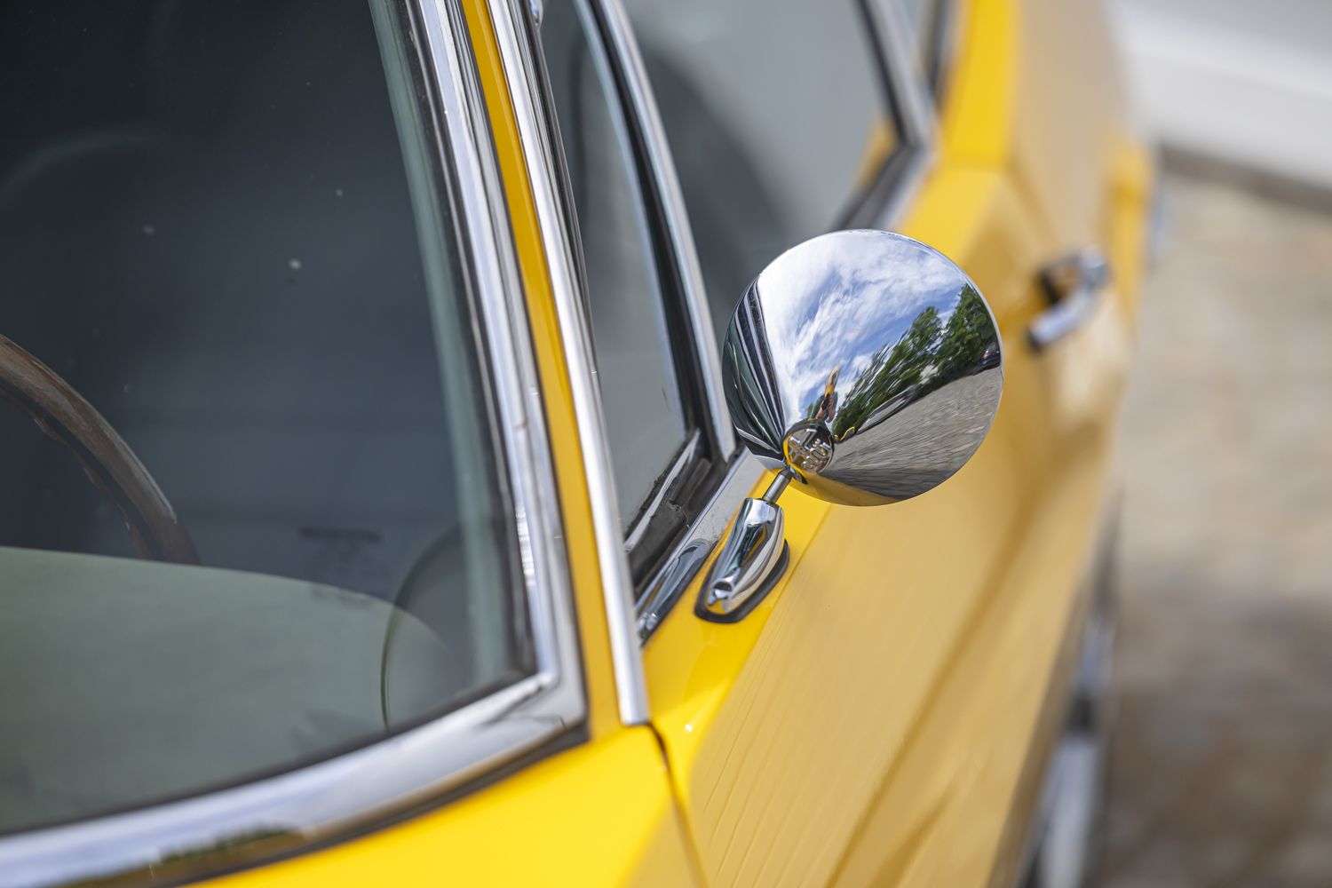 low_Maserati Ghibli yellow_40
