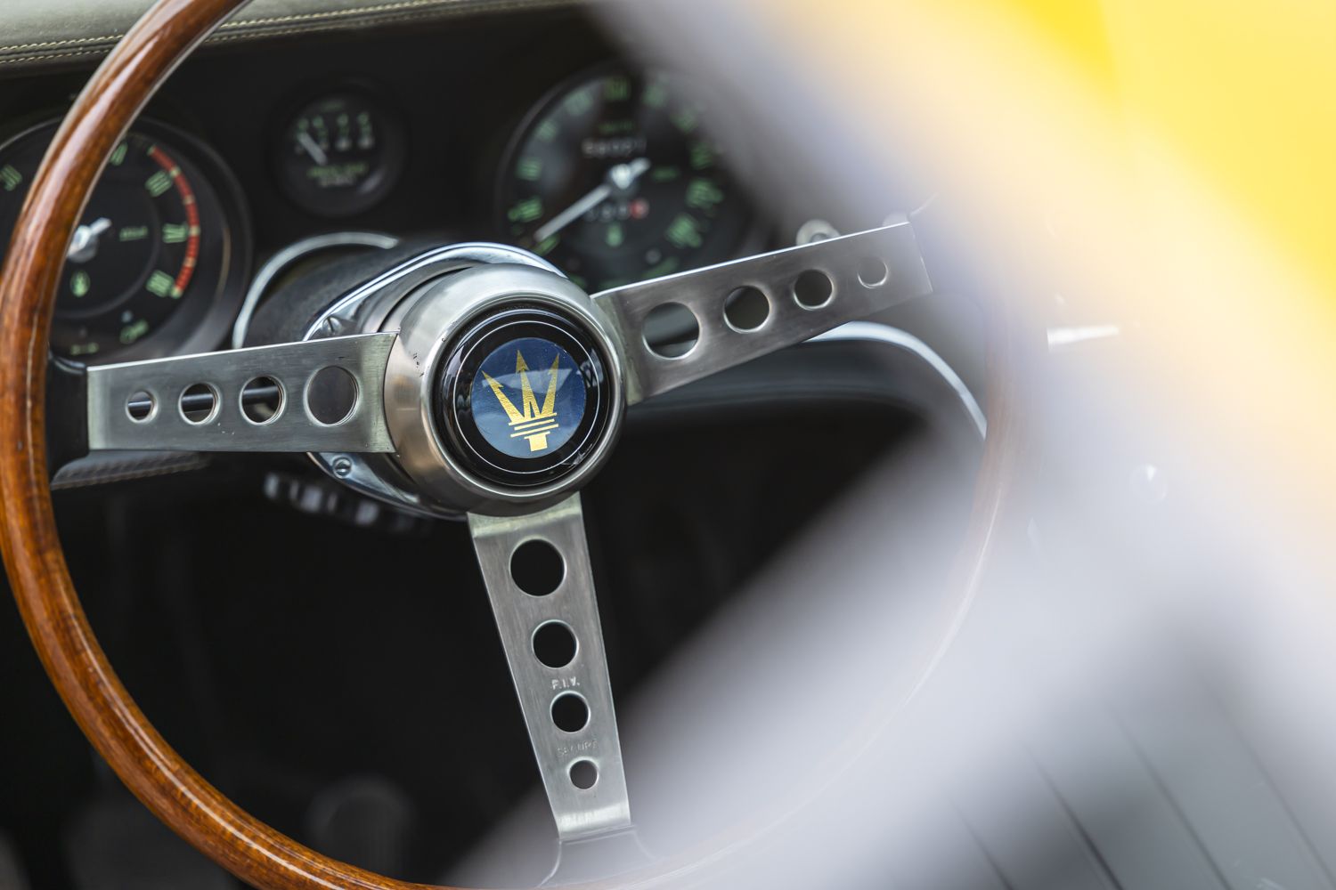 low_Maserati Ghibli yellow_76