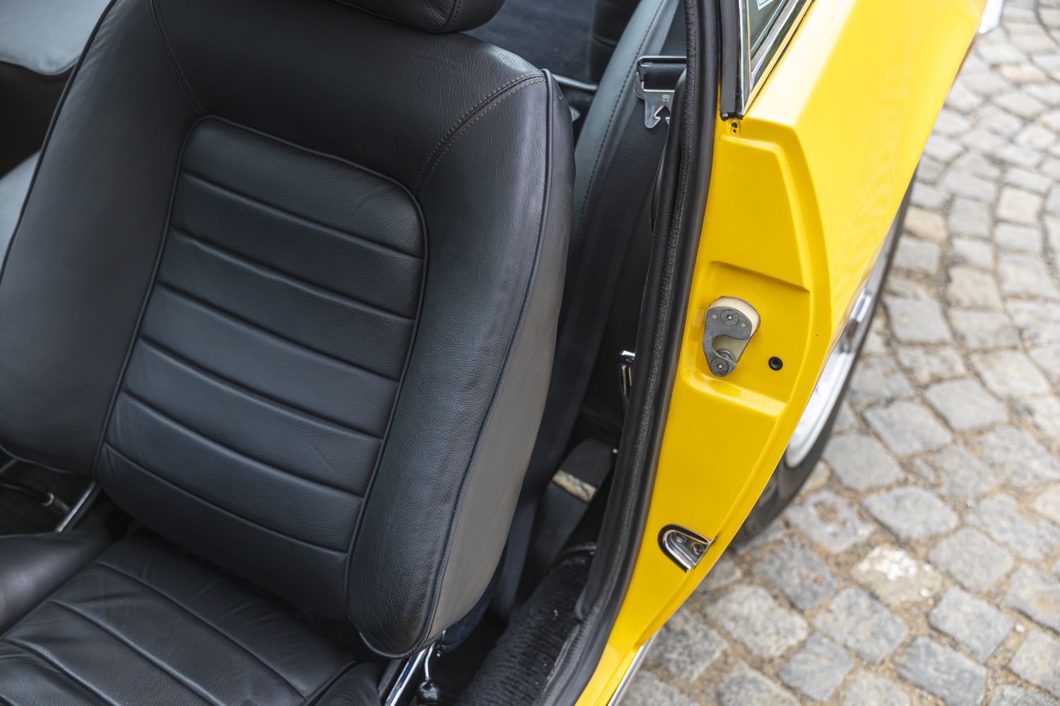 low_Maserati Ghibli yellow_86