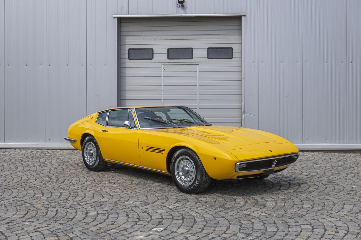 low_Maserati Ghibli yellow