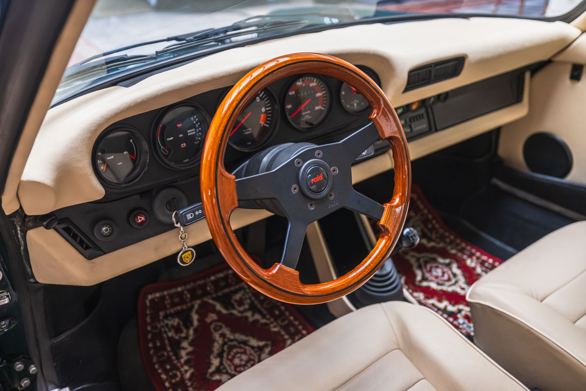 _LOW_Porsche 911 CS Targa_35.JPG