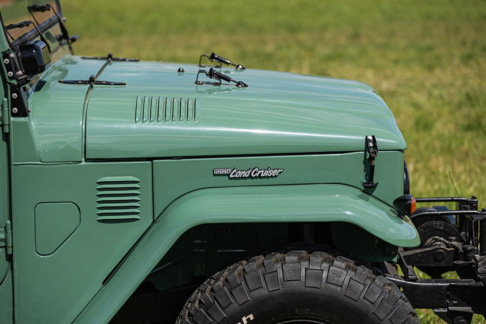 low Toyota LandCruiser pickup_13.JPG