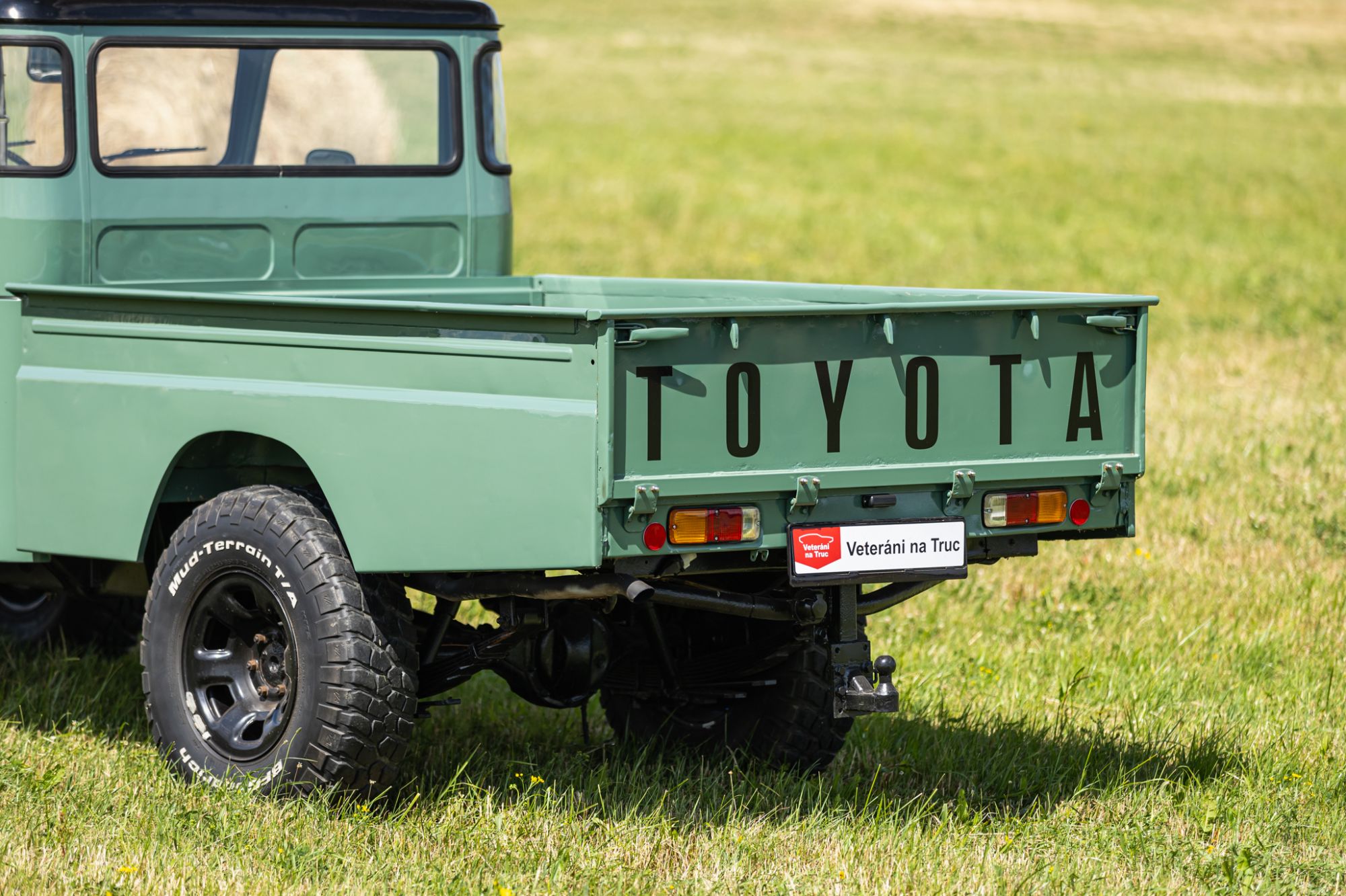 low Toyota LandCruiser pickup_28.JPG