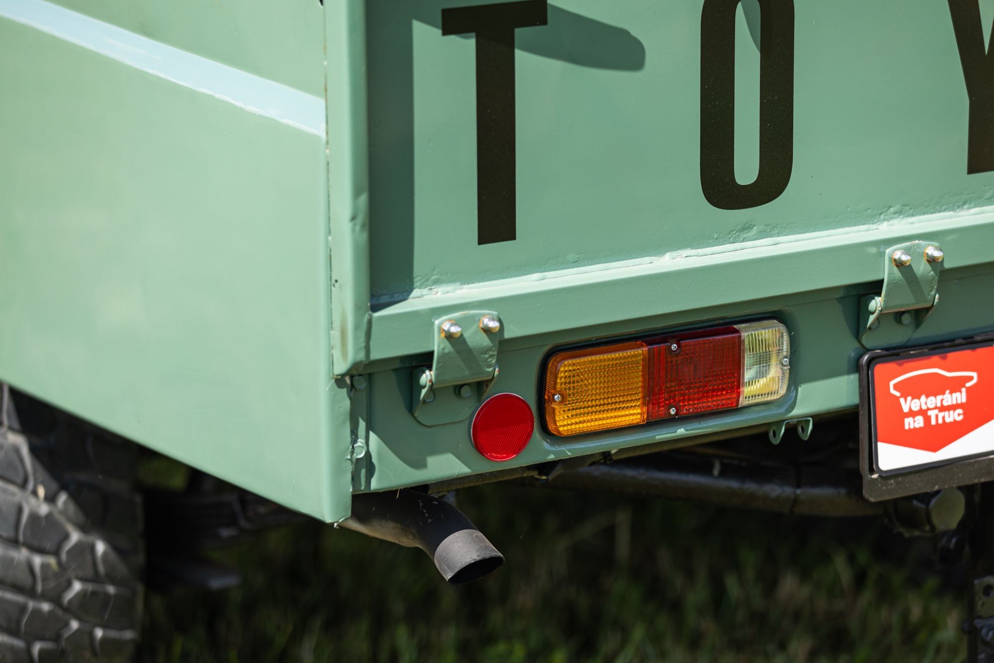 low Toyota LandCruiser pickup_32.JPG