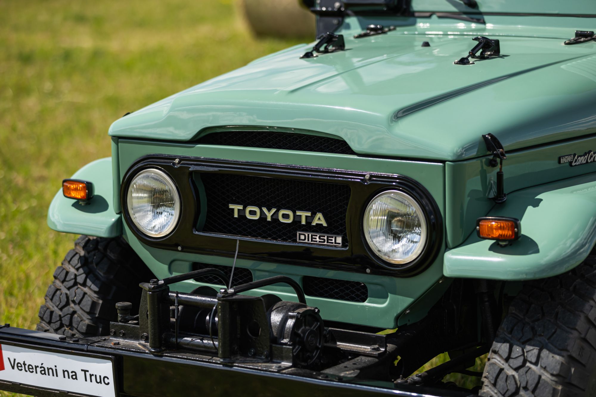 low Toyota LandCruiser pickup_9.JPG