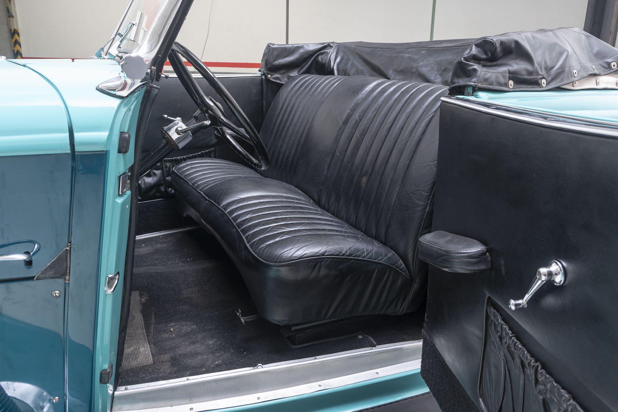 malé Auburn SuperCharger_17.JPG