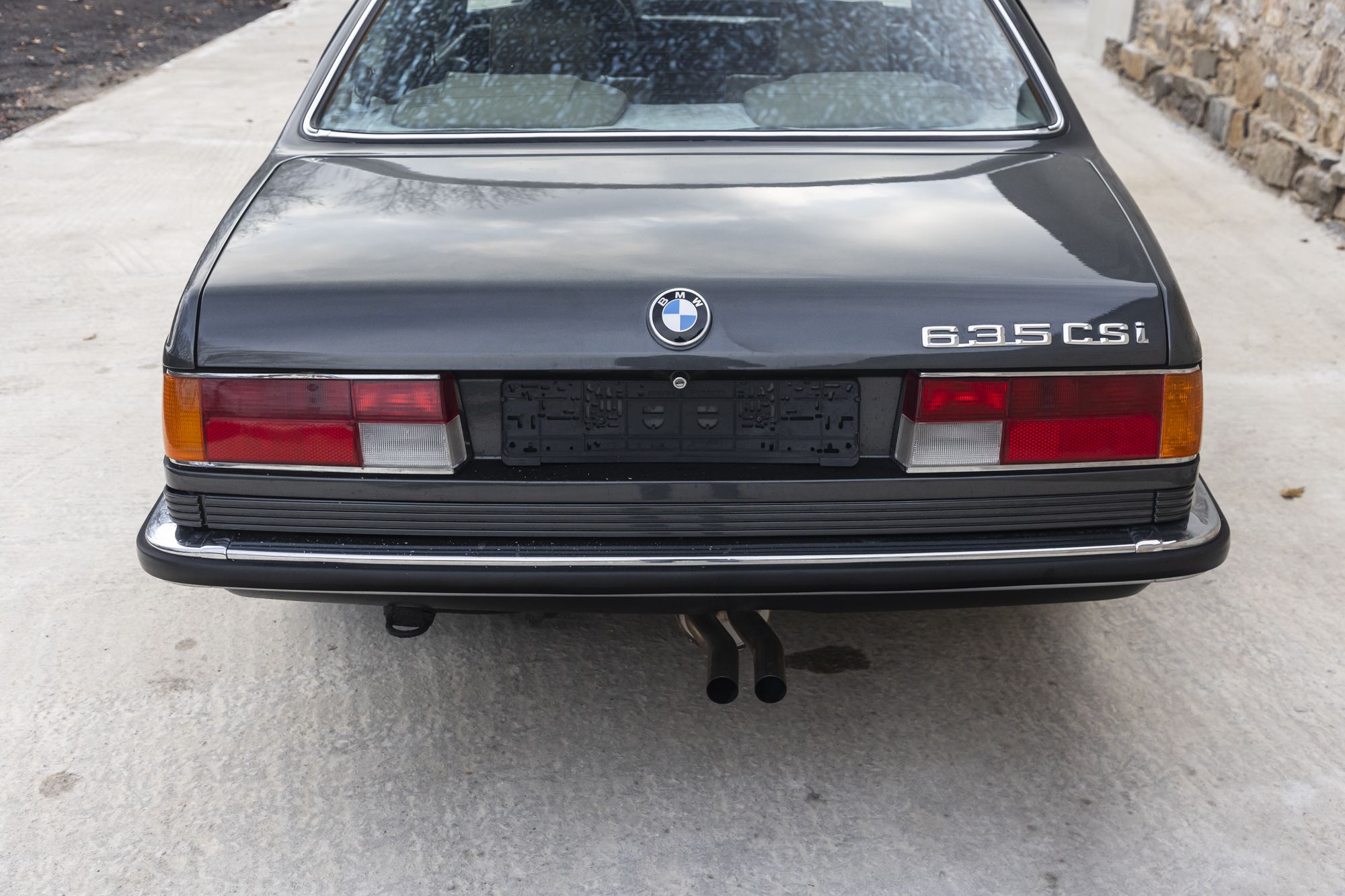 male BMW 635CSi_8