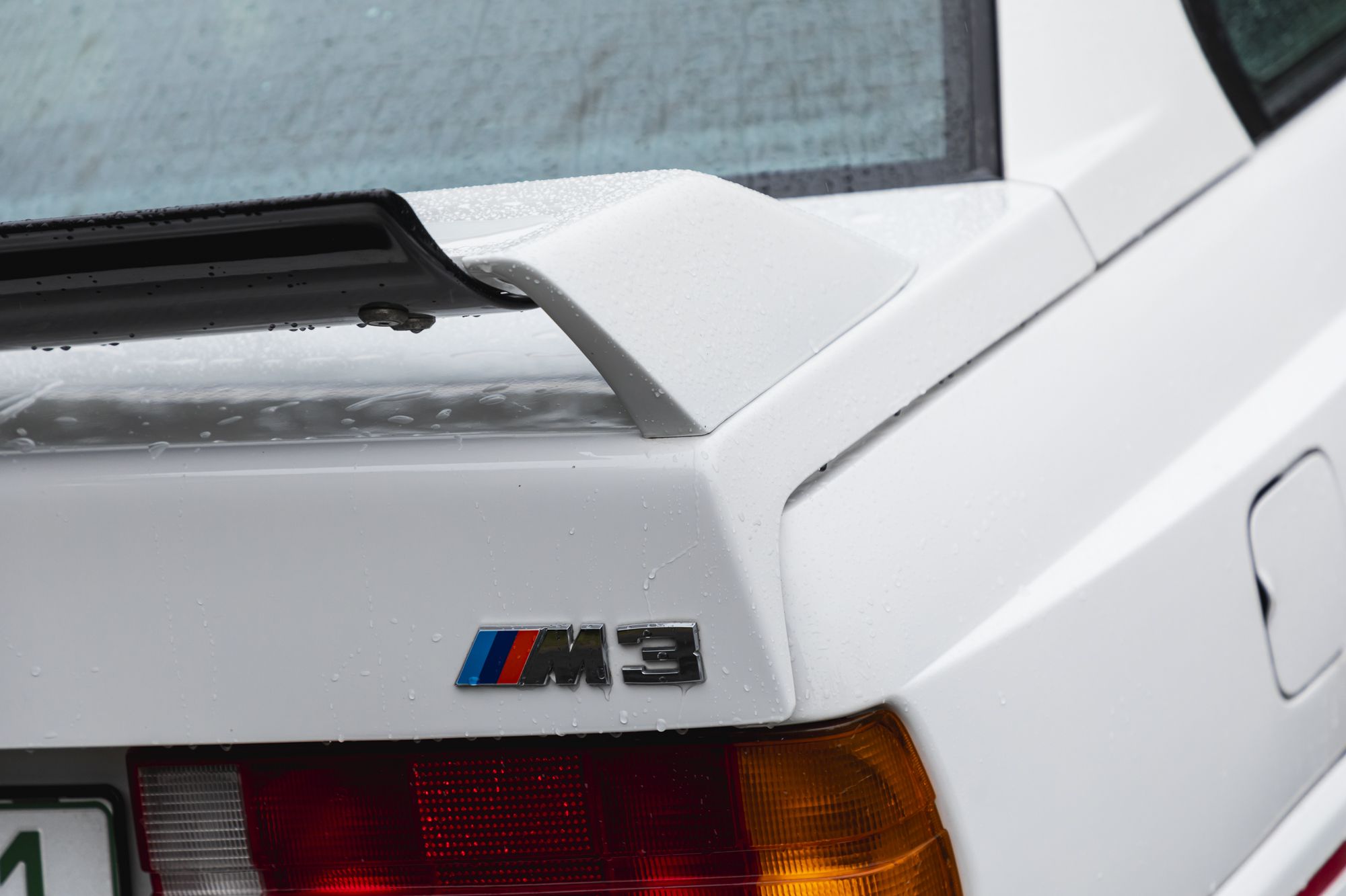 Male_BMW M3 e30 Auctomobile_10