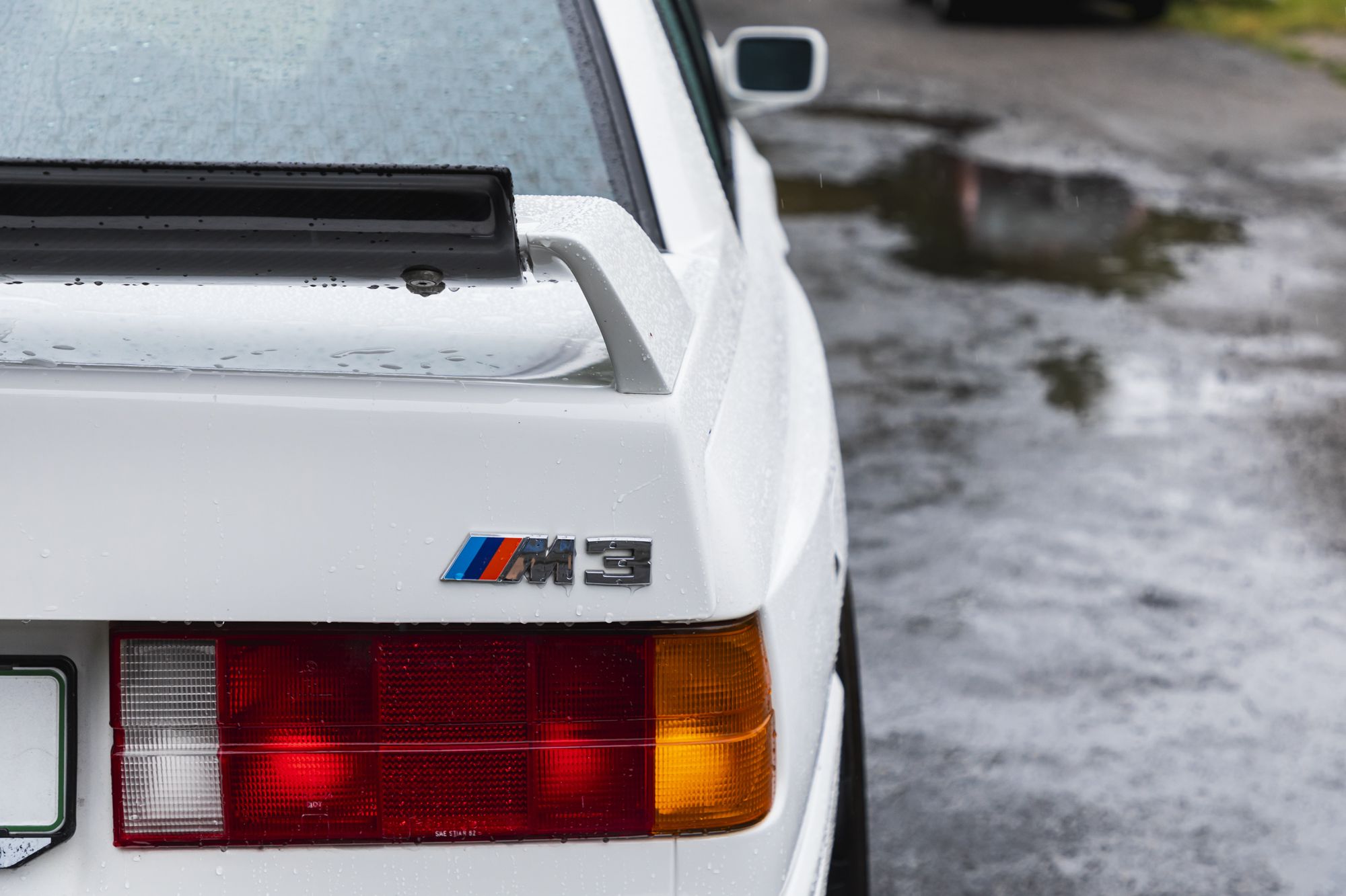 Male_BMW M3 e30 Auctomobile_11