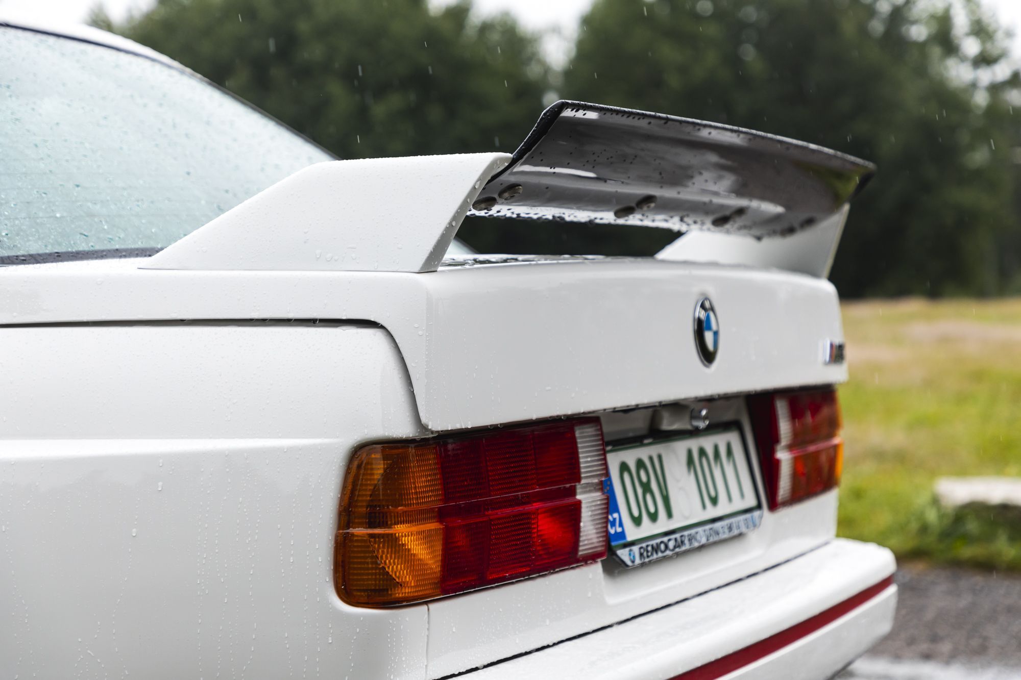 male-bmw-m3-e30-auctomobile-15.jpg