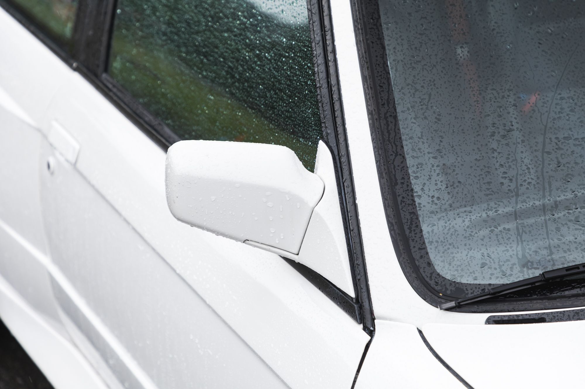 Male_BMW M3 e30 Auctomobile_26