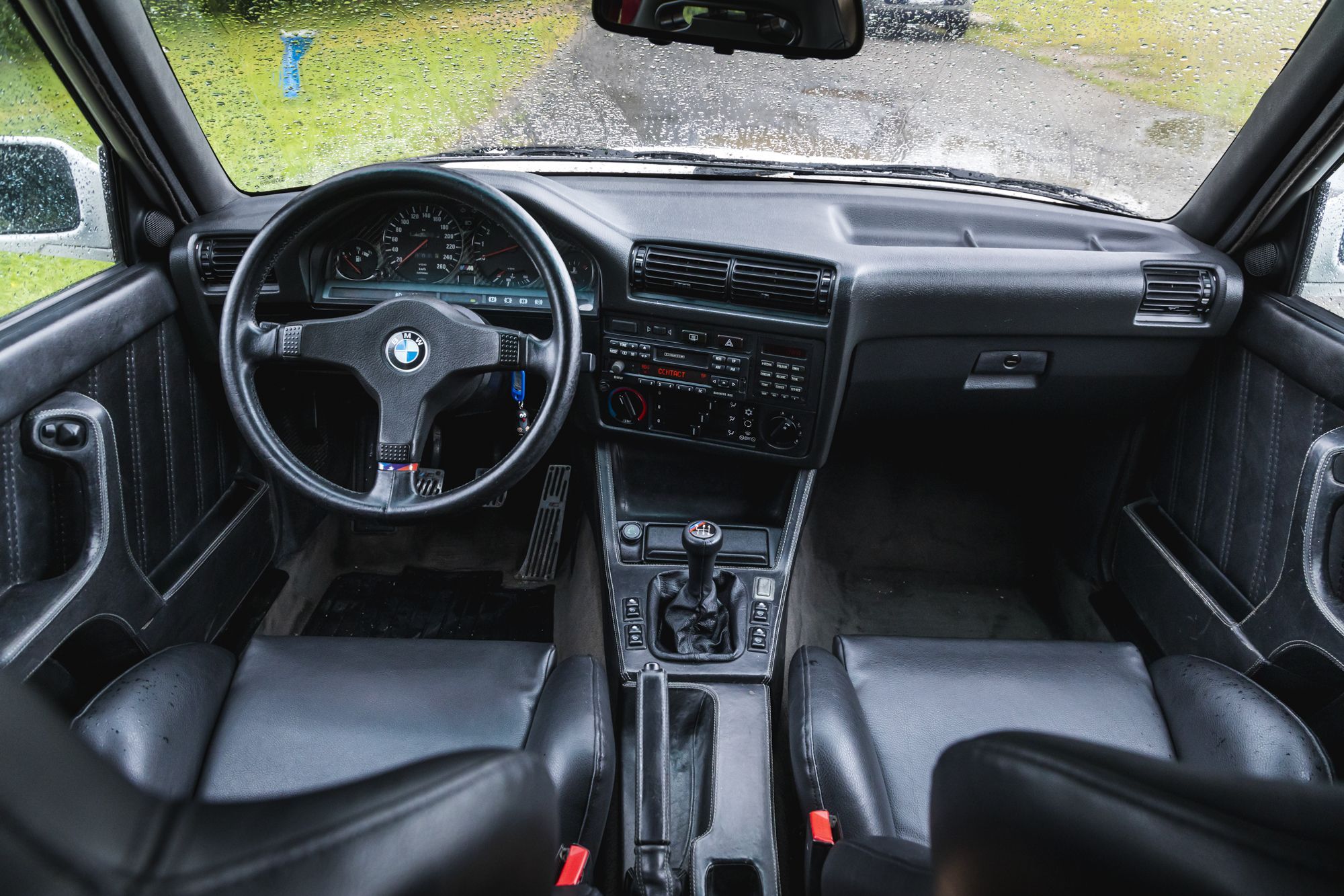 male-bmw-m3-e30-auctomobile-48.jpg