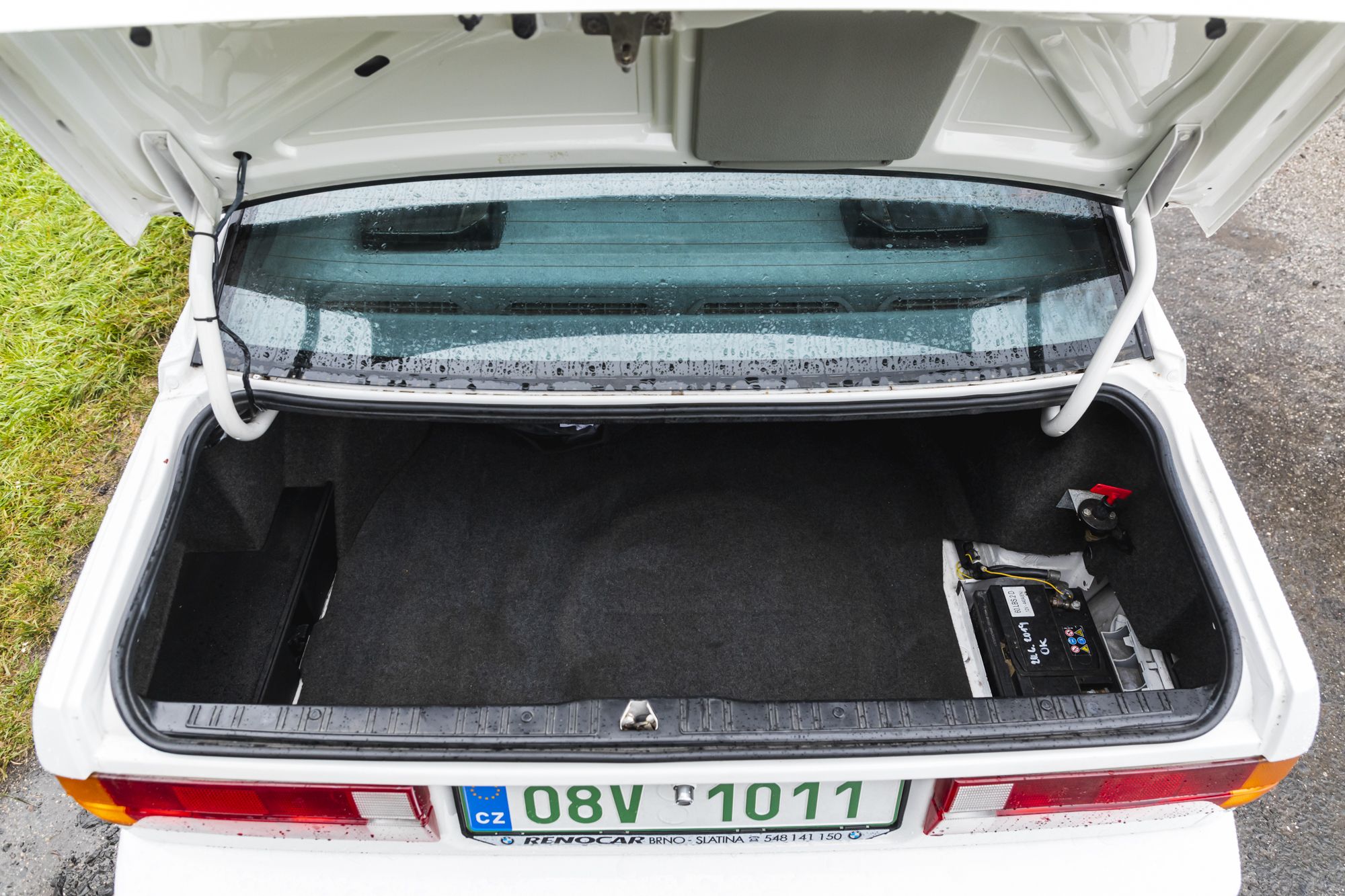 Male_BMW M3 e30 Auctomobile_67