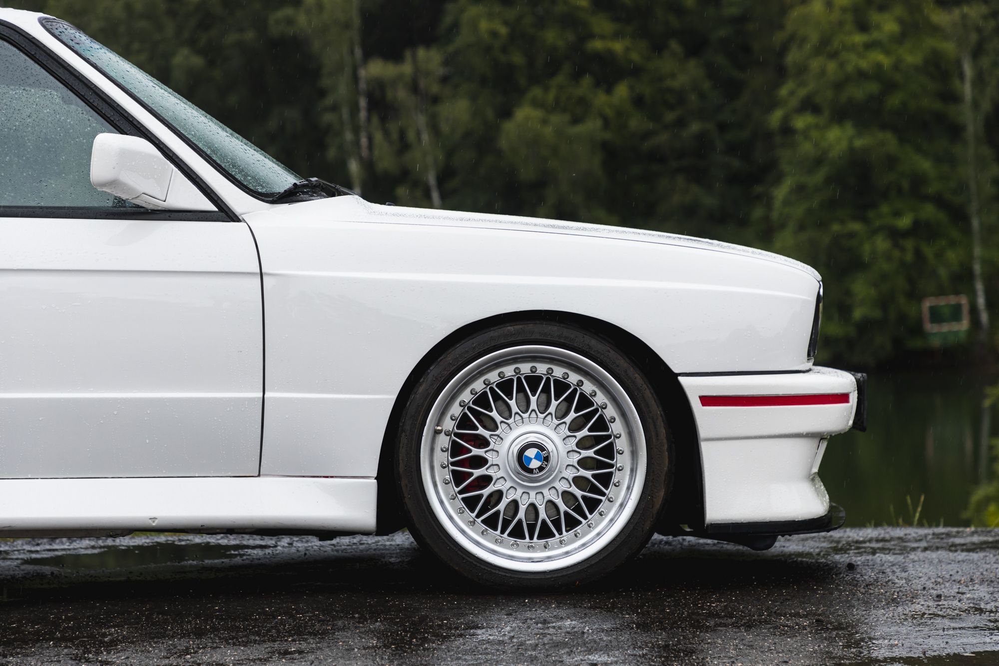 male-bmw-m3-e30-auctomobile-7.jpg