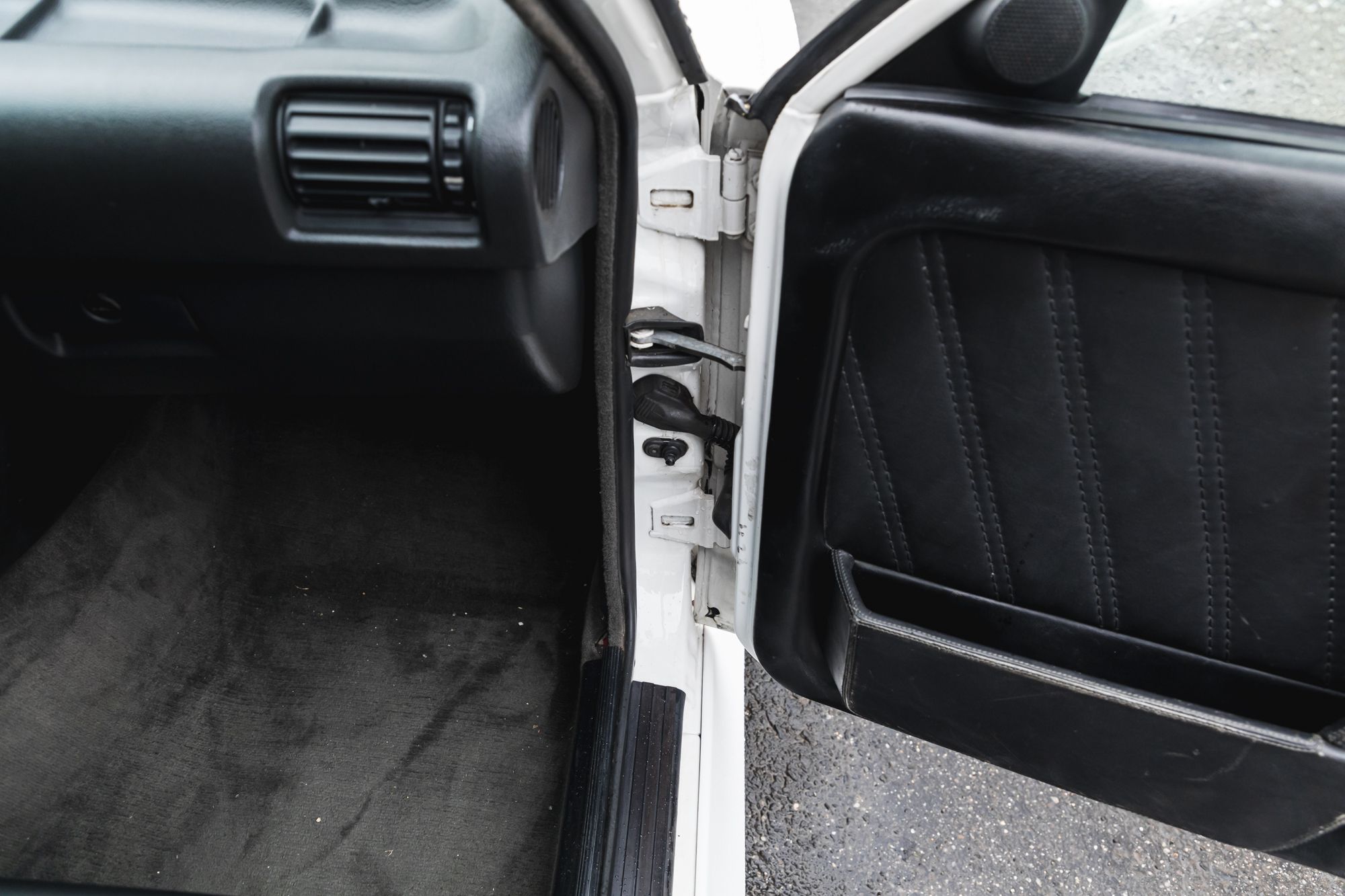 Male_BMW M3 e30 Auctomobile_71