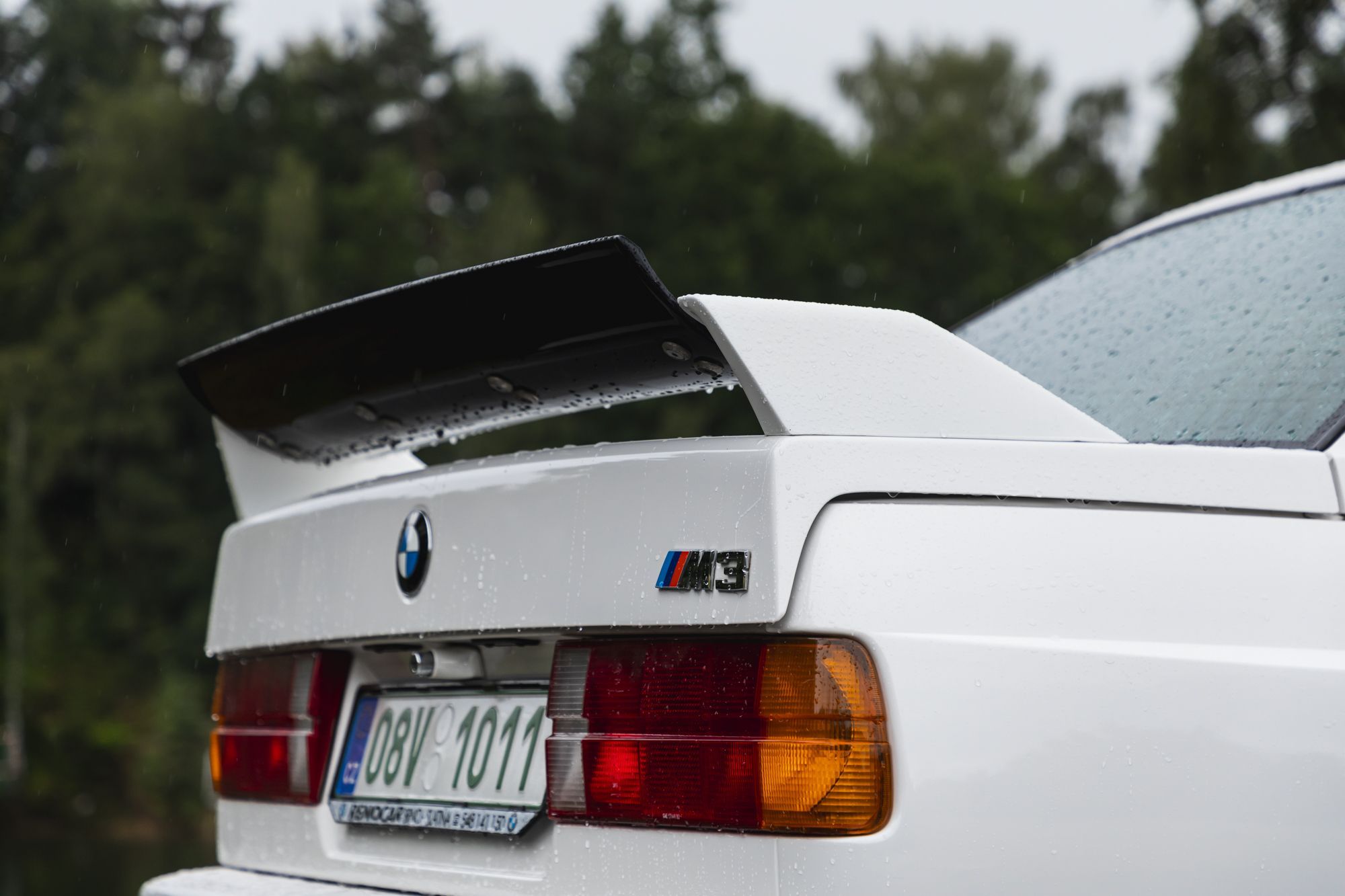 male-bmw-m3-e30-auctomobile-9.jpg
