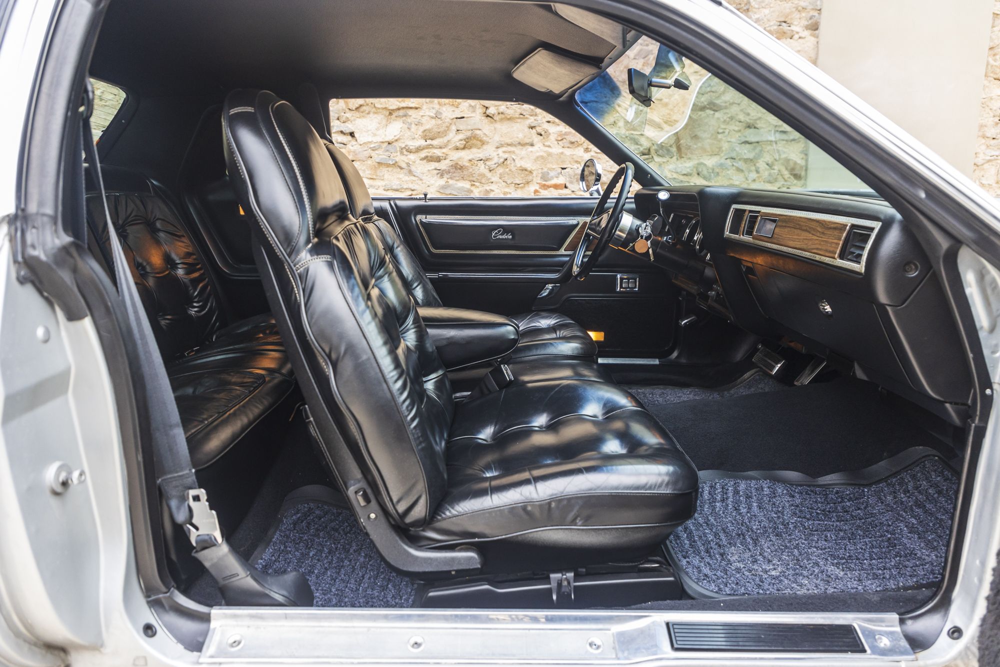 male Chrysler Cordoba_11