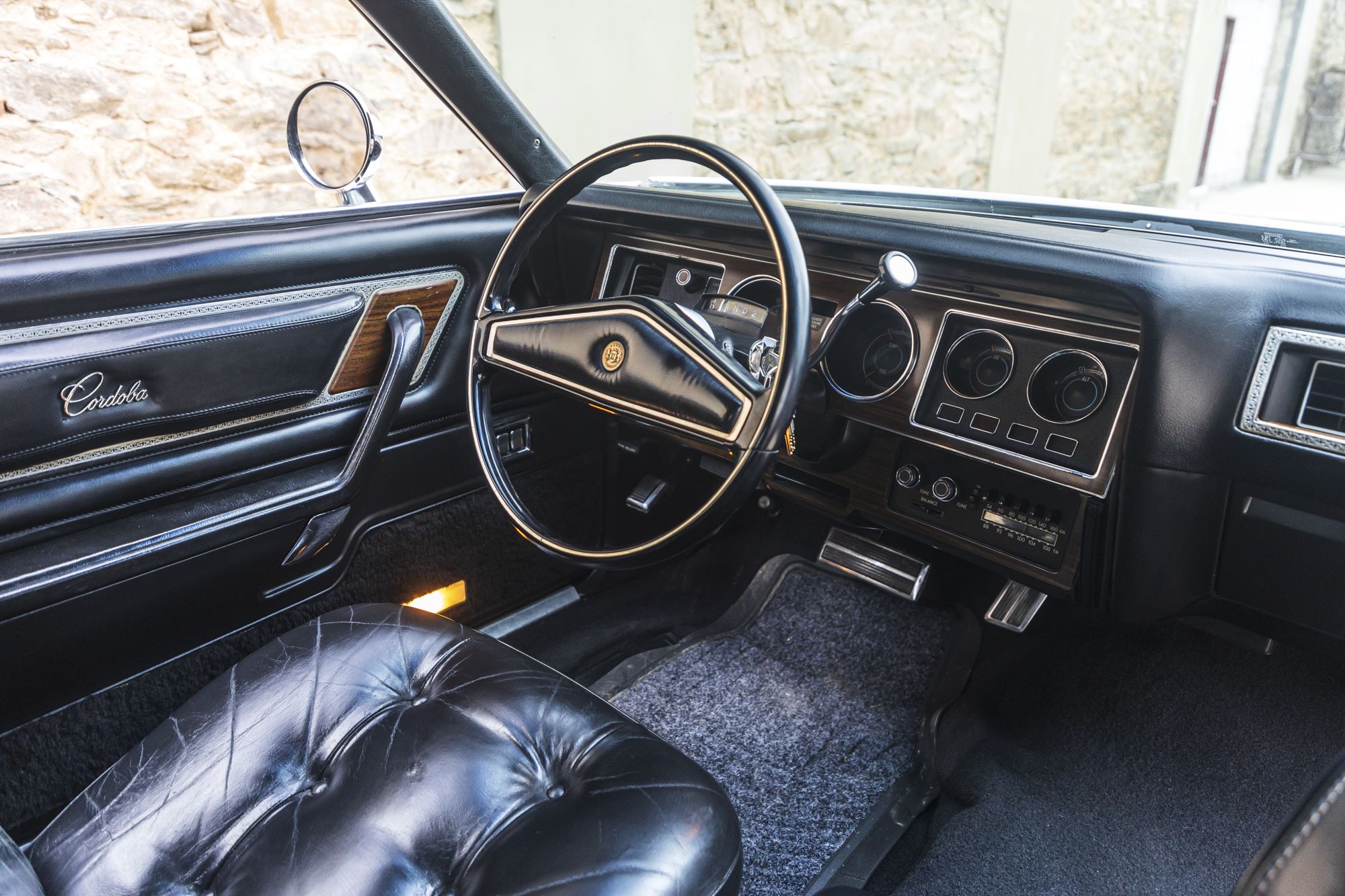 male Chrysler Cordoba_15