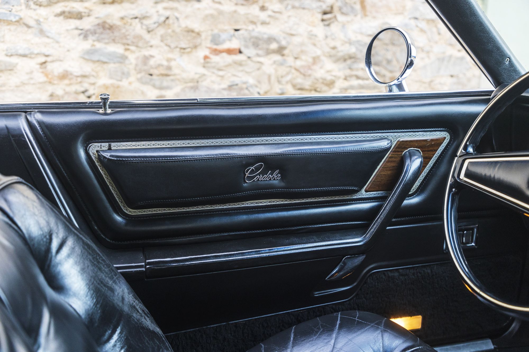 male Chrysler Cordoba_16