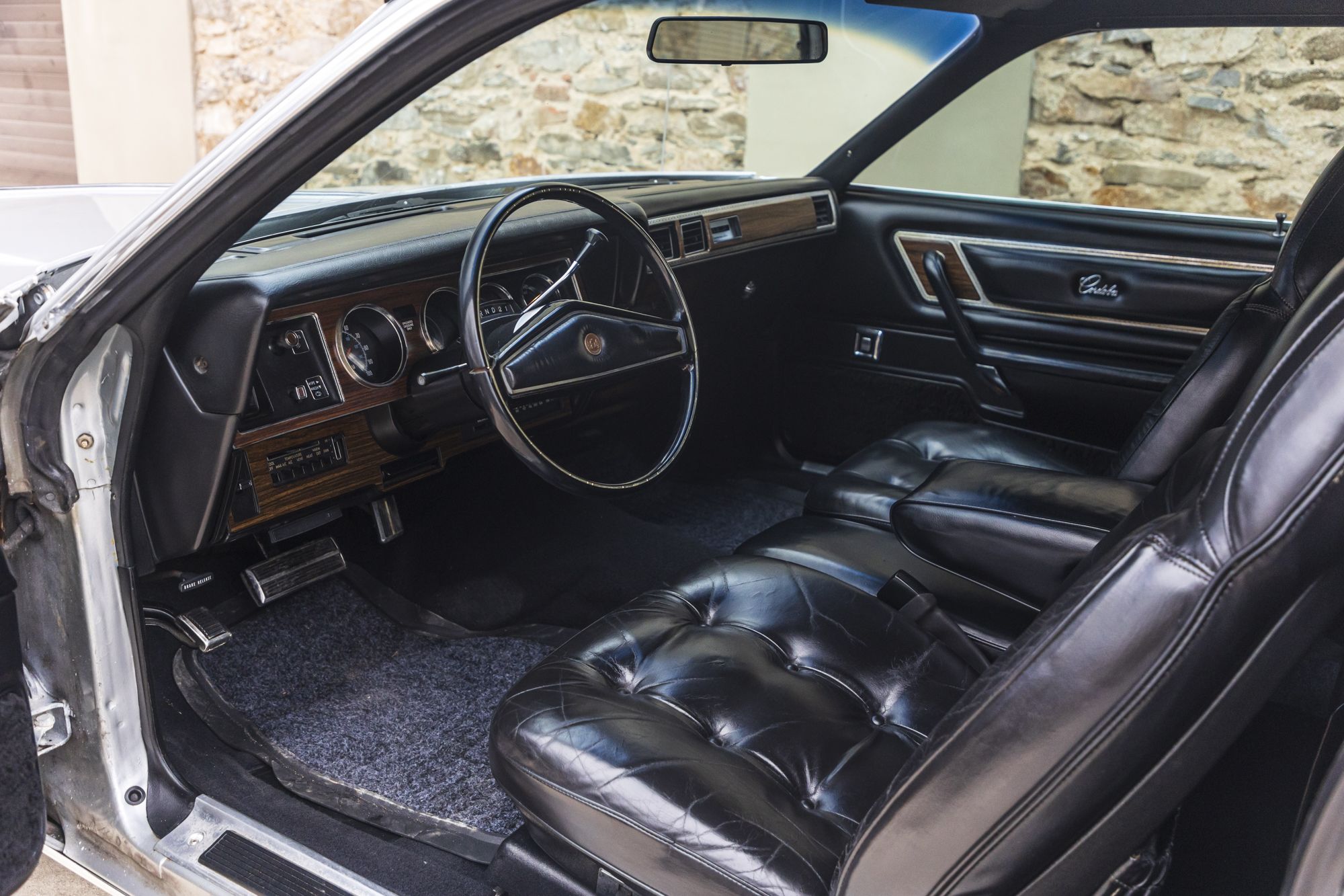 male Chrysler Cordoba_31