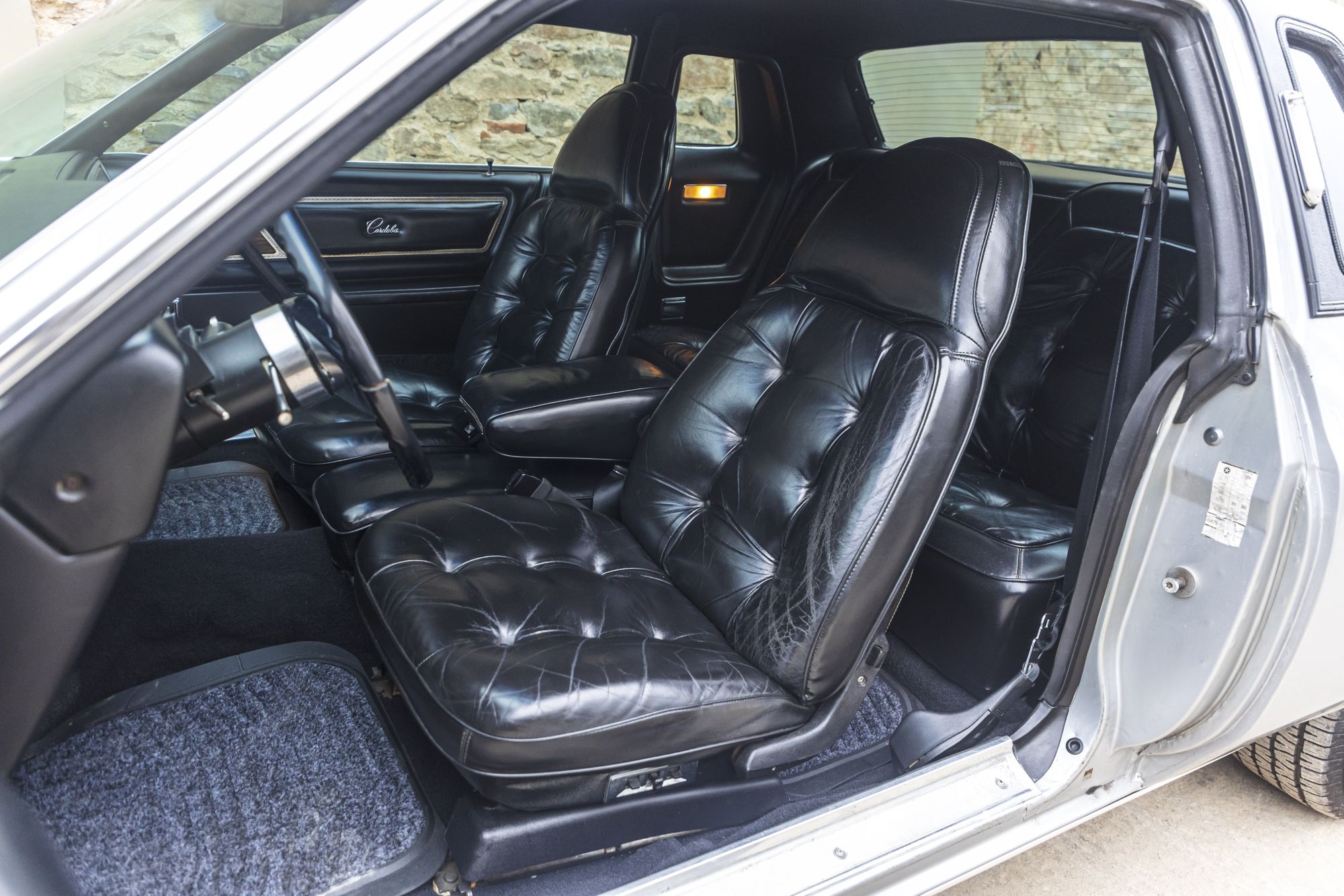 male Chrysler Cordoba_33