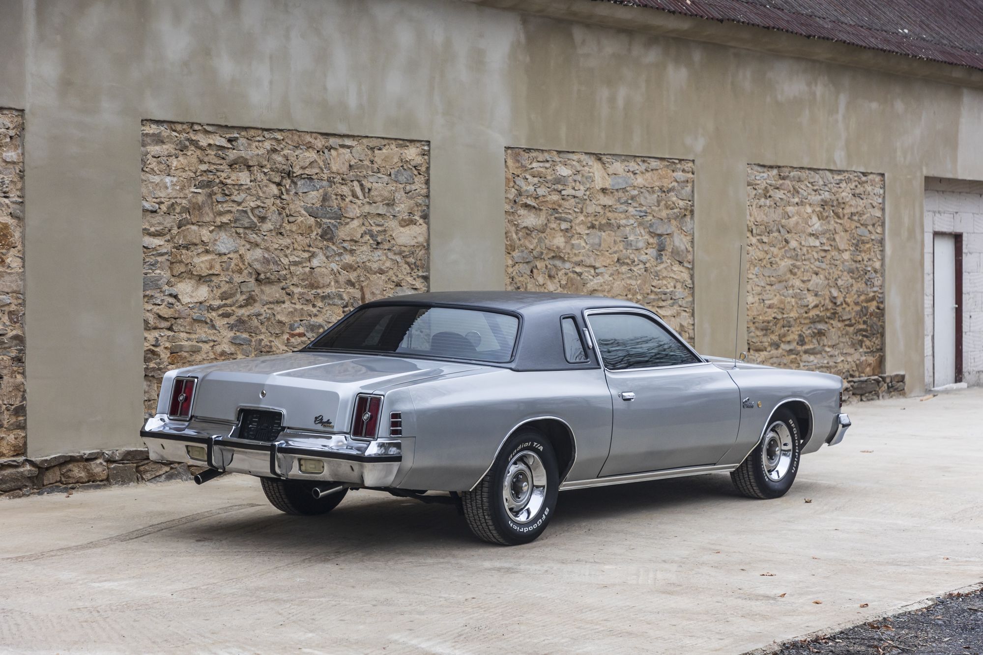 male Chrysler Cordoba_4