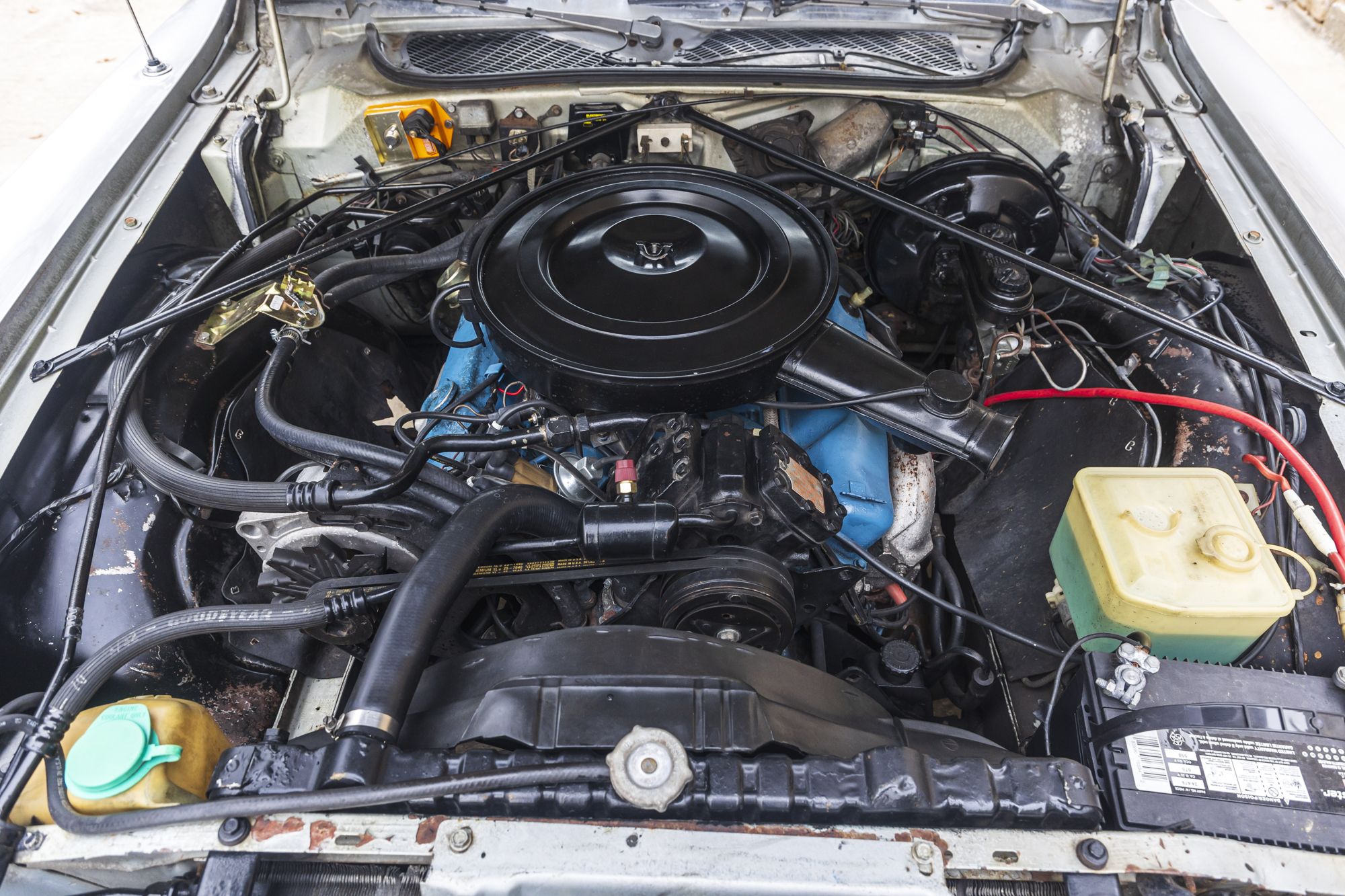 male Chrysler Cordoba_48