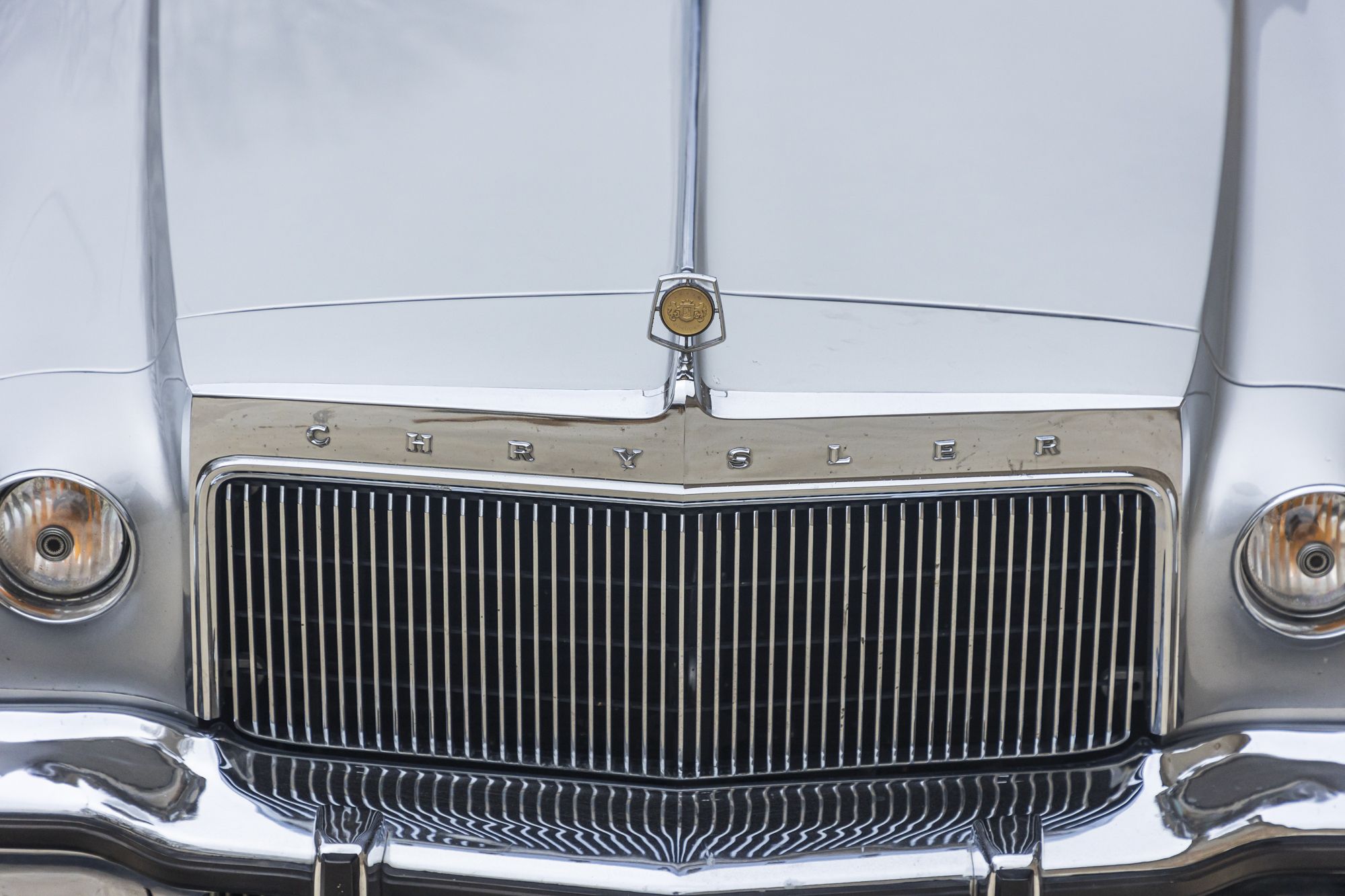 male Chrysler Cordoba_58