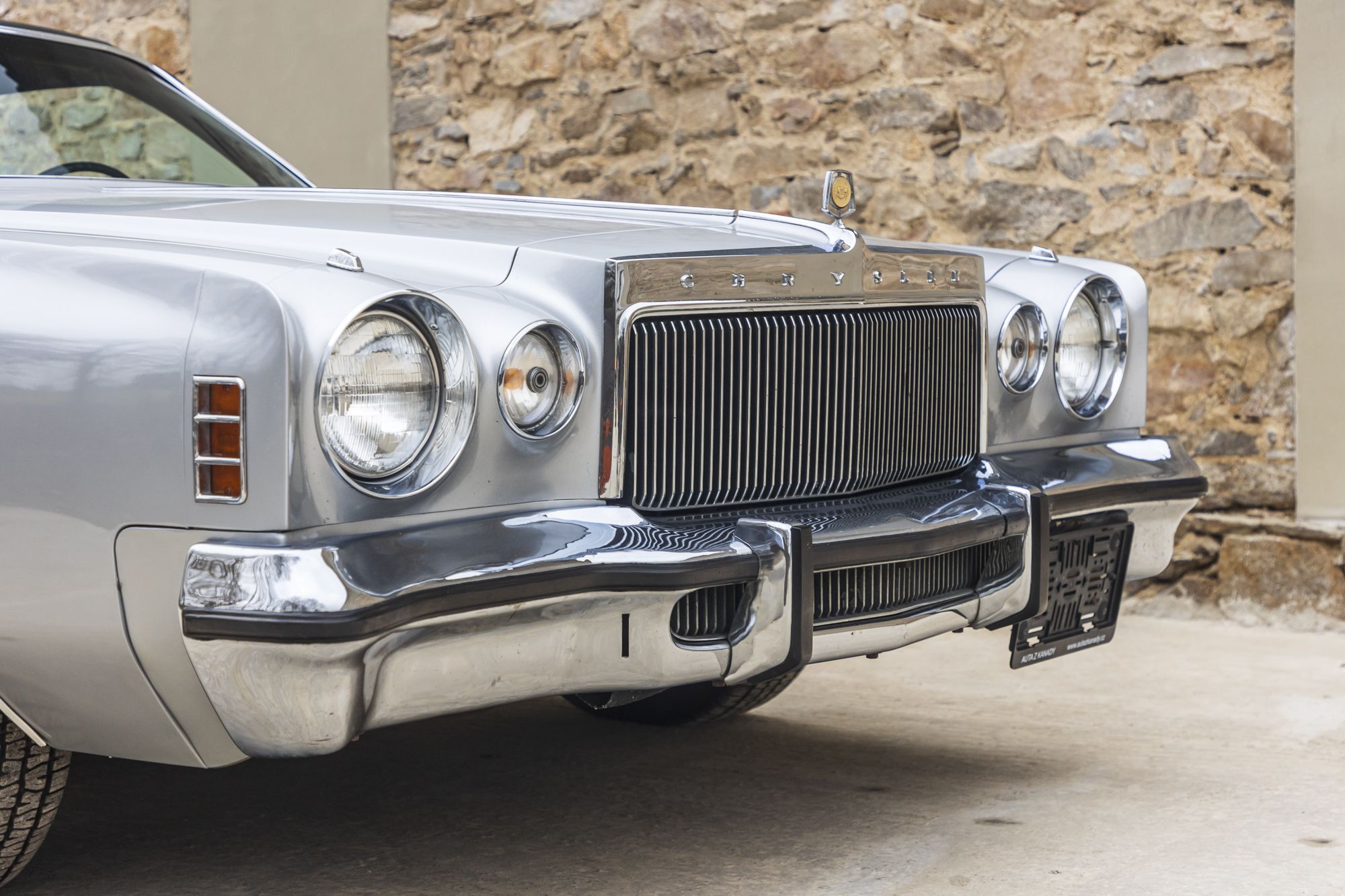 male Chrysler Cordoba_61