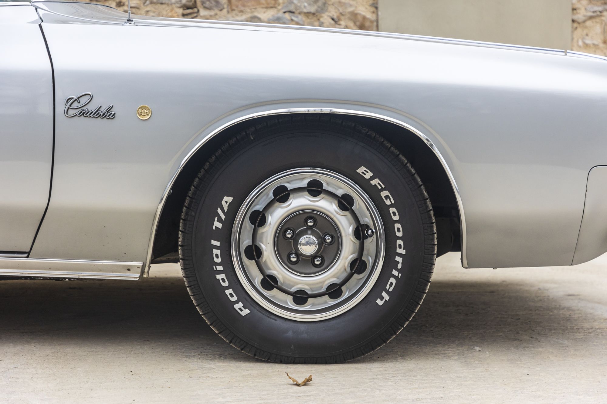 male Chrysler Cordoba_64