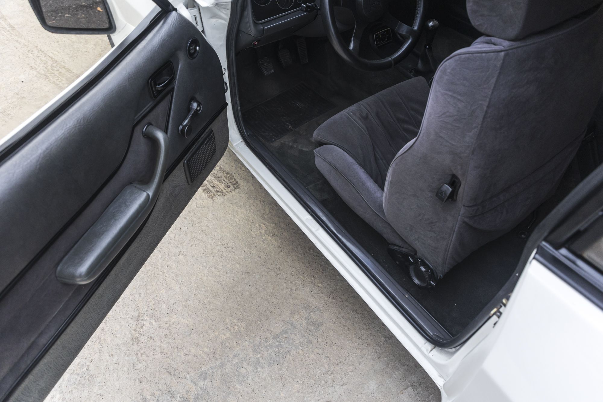 male Ford Capri Turbo_60