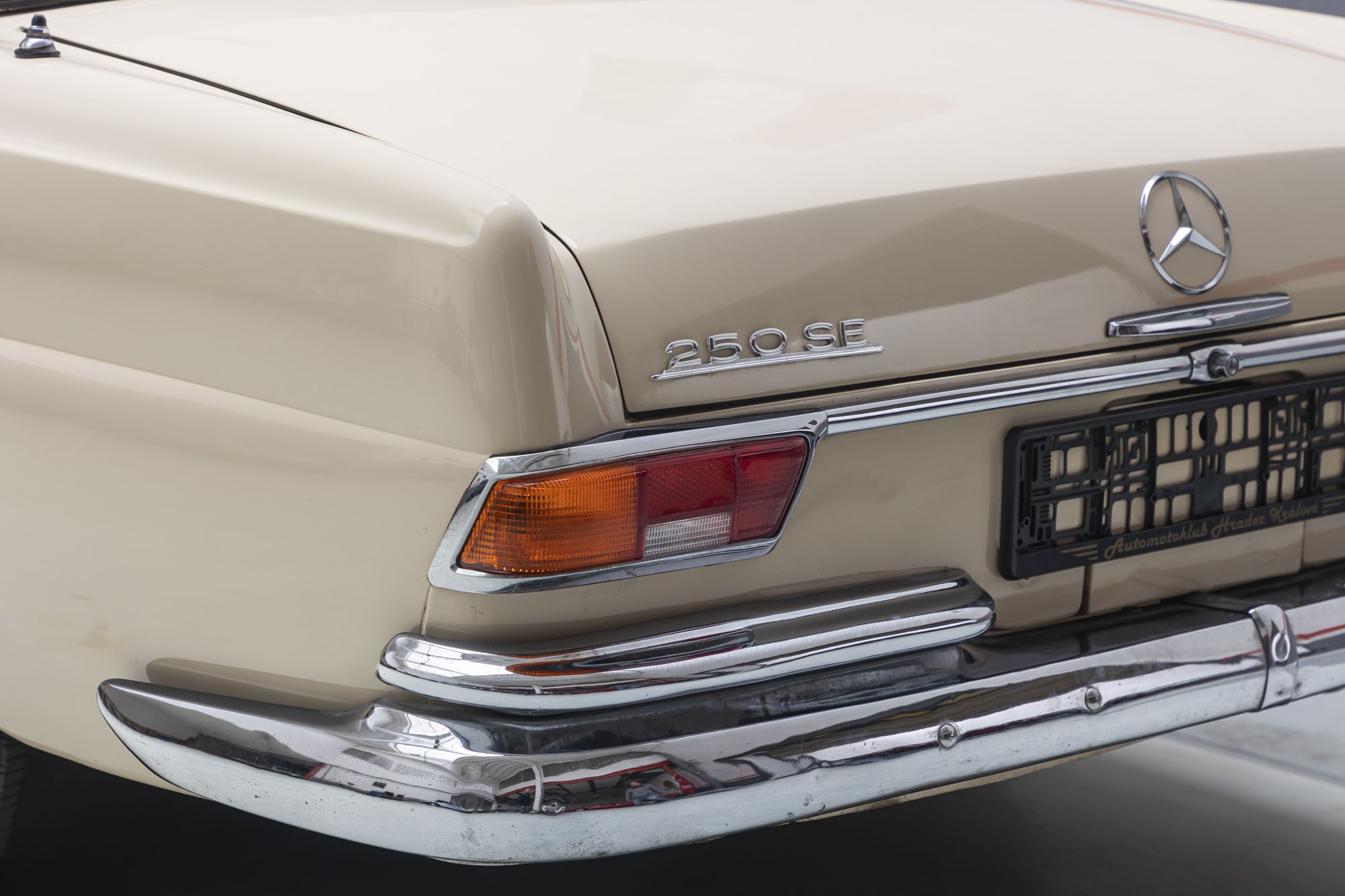 malé MB 250SE_26.JPG