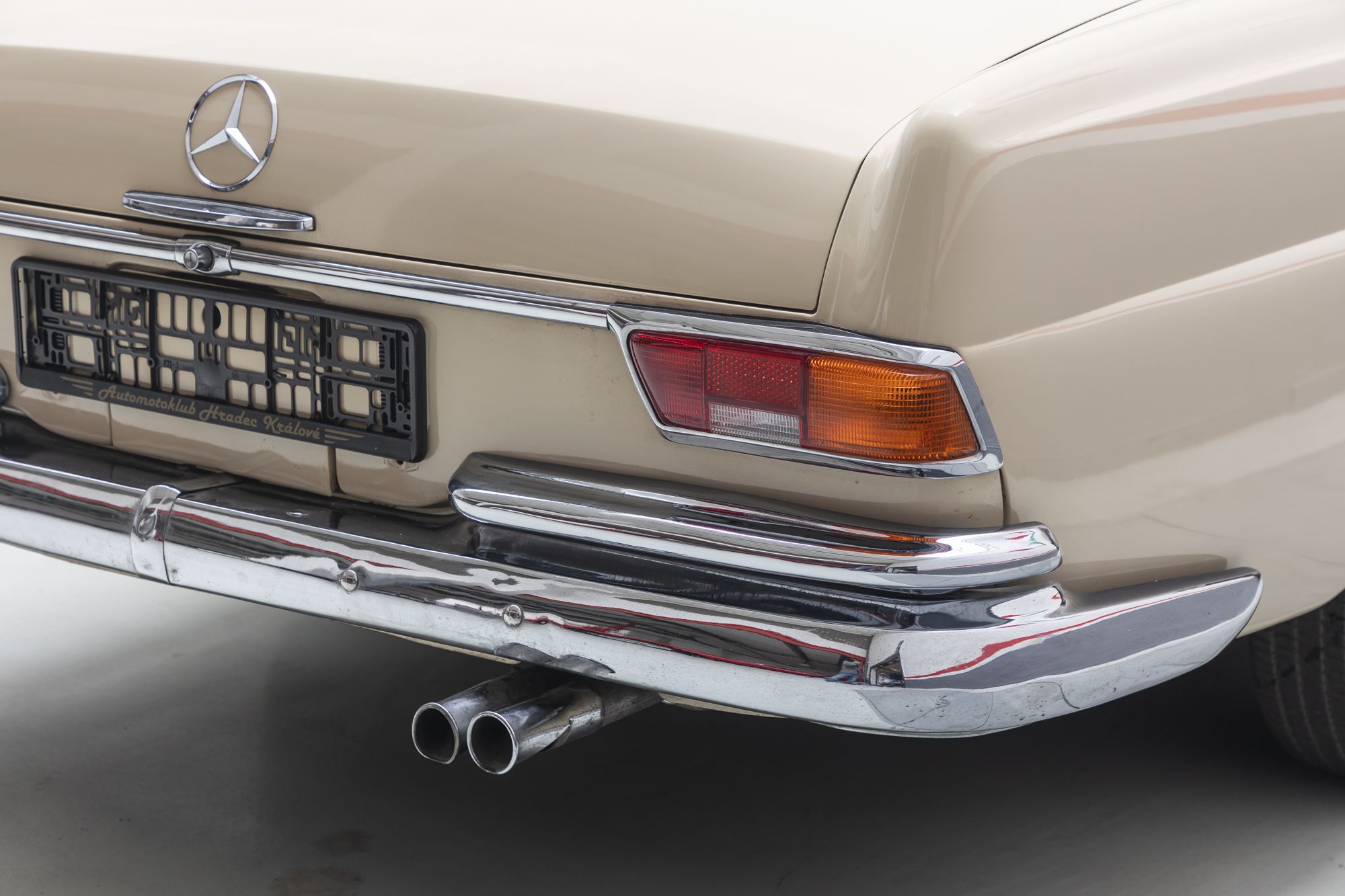 malé MB 250SE_27.JPG