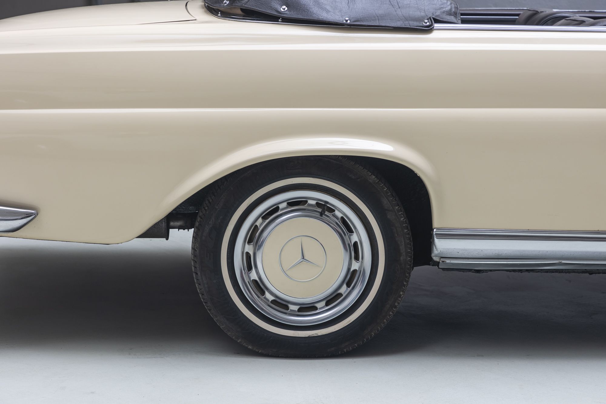 malé MB 250SE_30.JPG