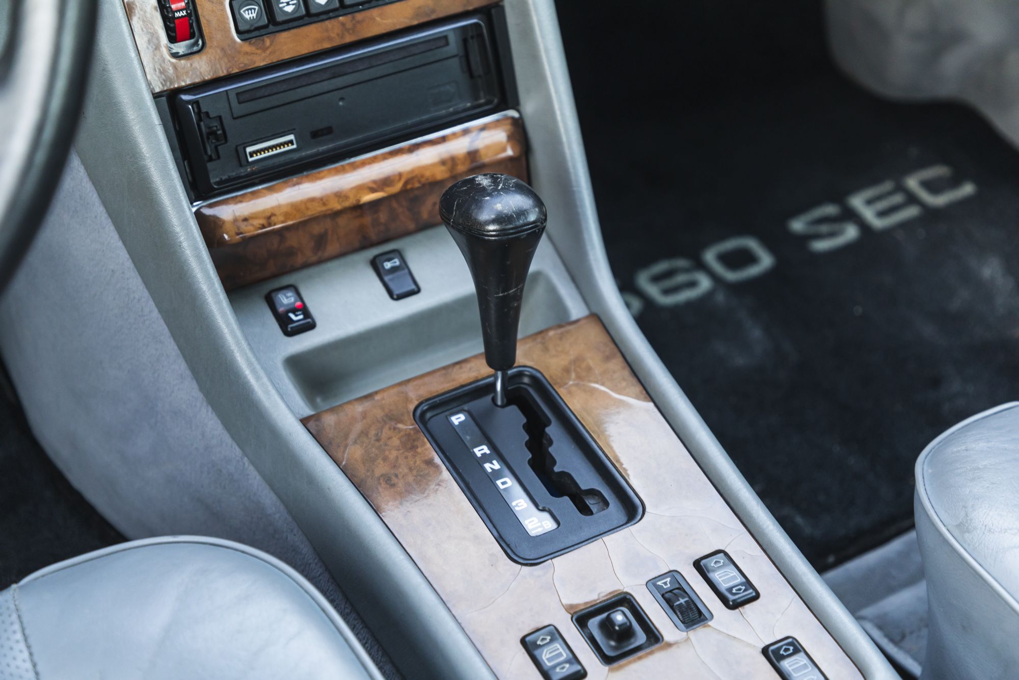 MB 560SEC Auctomobile_15