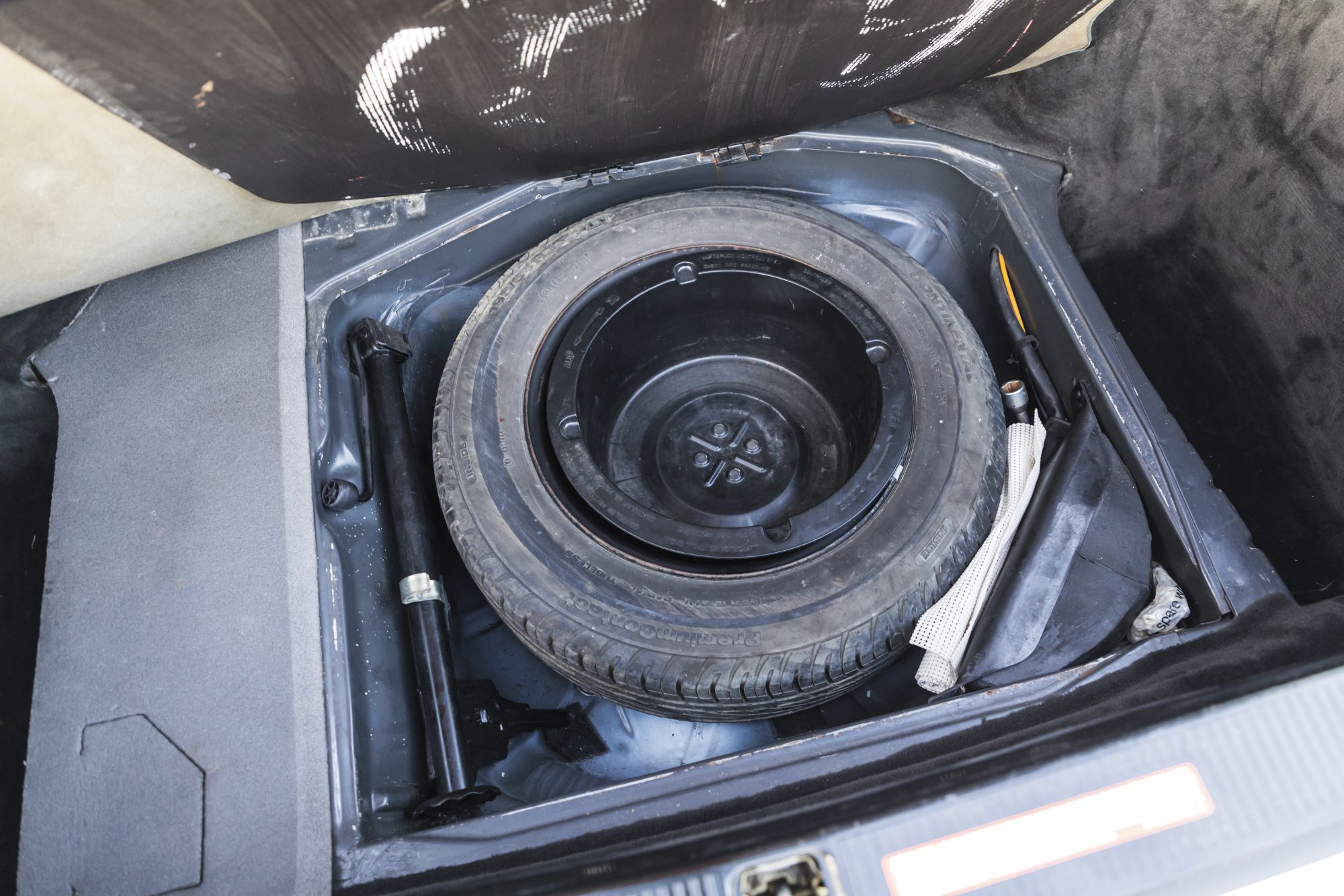 MB 560SEC Auctomobile_25