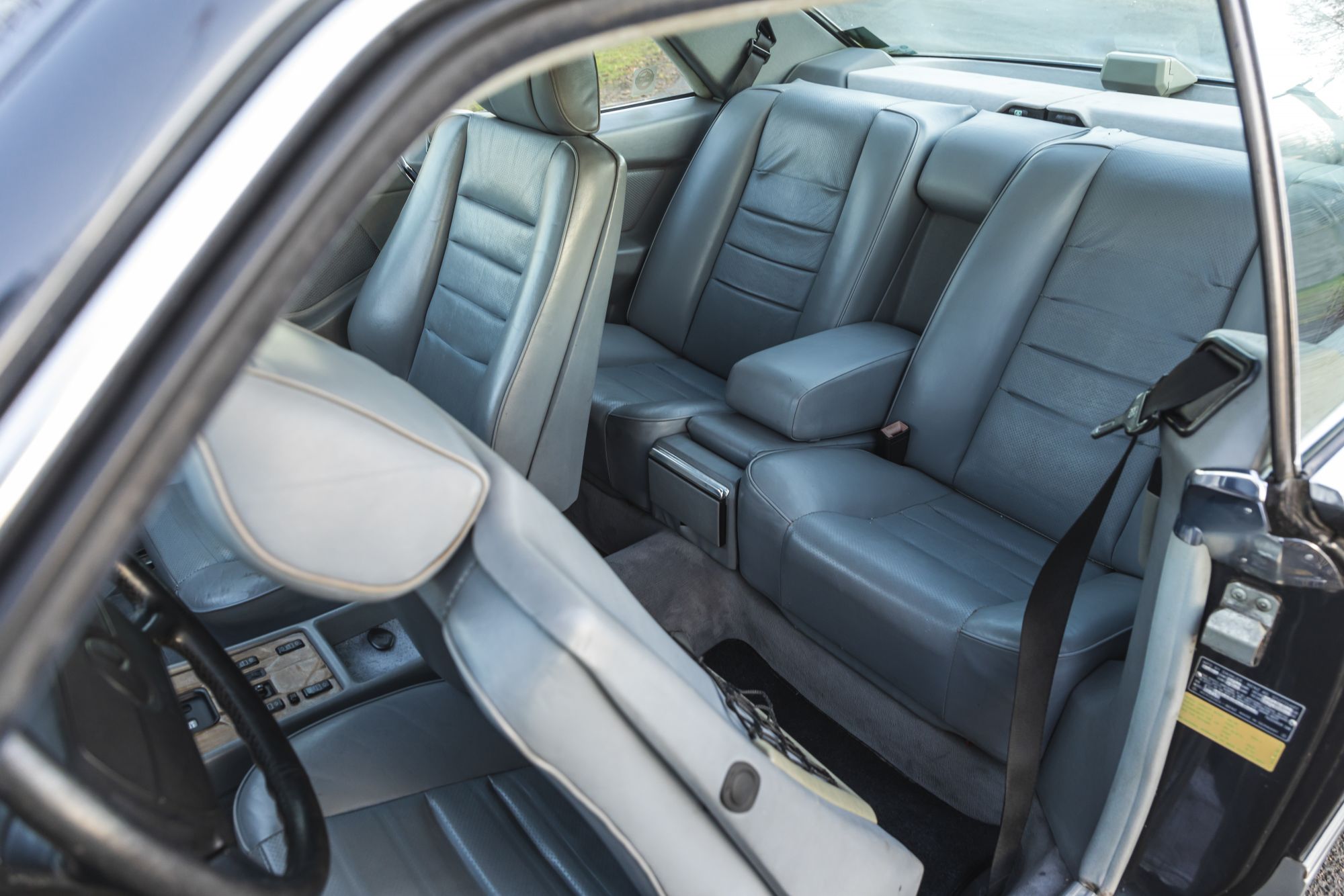 MB 560SEC Auctomobile_6