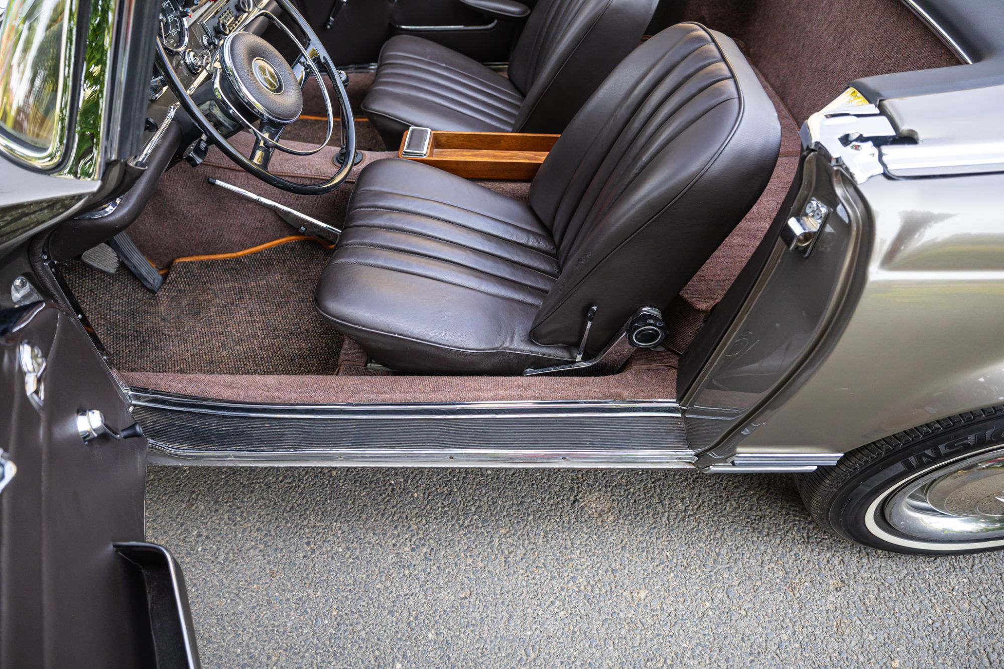 MB Pagoda 230 low_15.JPG