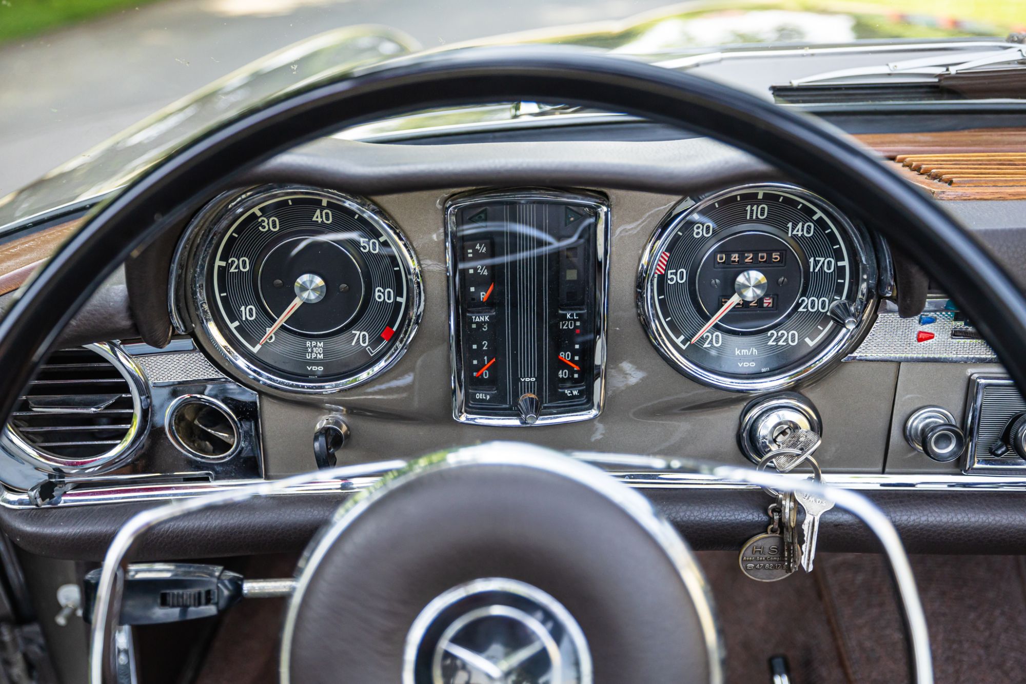 MB Pagoda 230 low_25.JPG