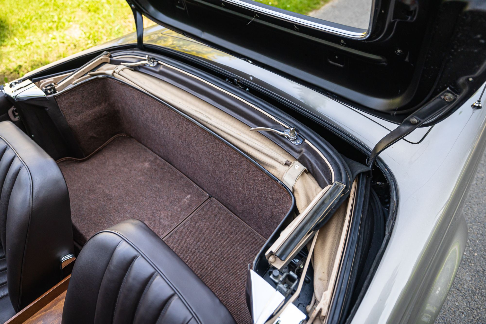 MB Pagoda 230 low_32.JPG