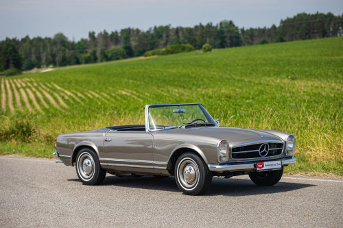 1966 Mercedes-Benz 230 SL Pagoda